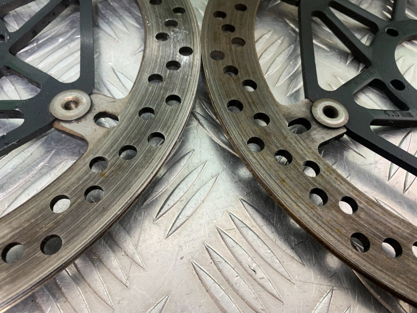 DUCATI 1199 PANIGALE FRONT BRAKE DISCS YEAR 2012-2014 (CMB1047)