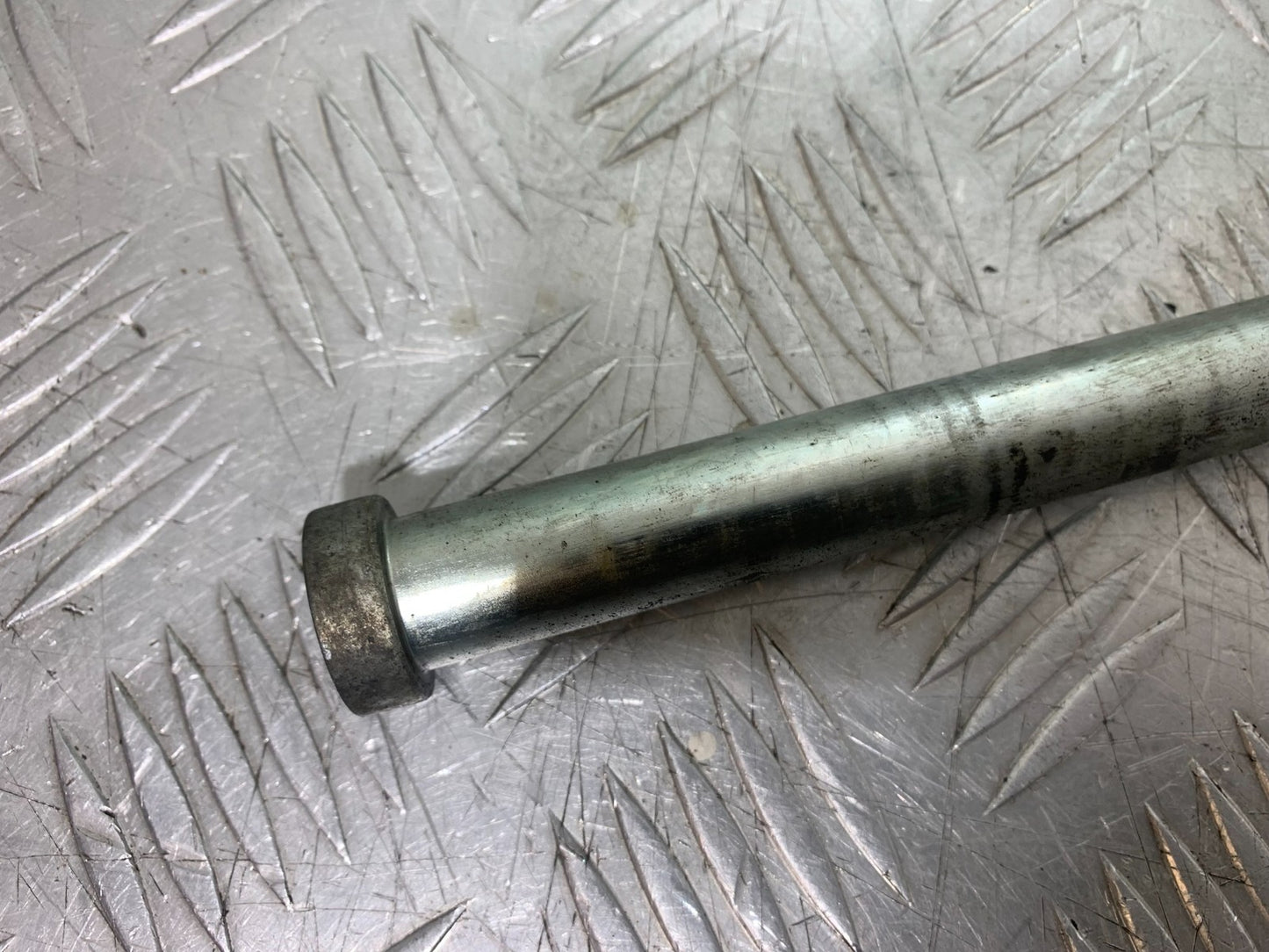 HONDA CBR600 CBR 600 FX FY SWINGARM SPINDLE YEAR 1999-2000 (CMB1287)