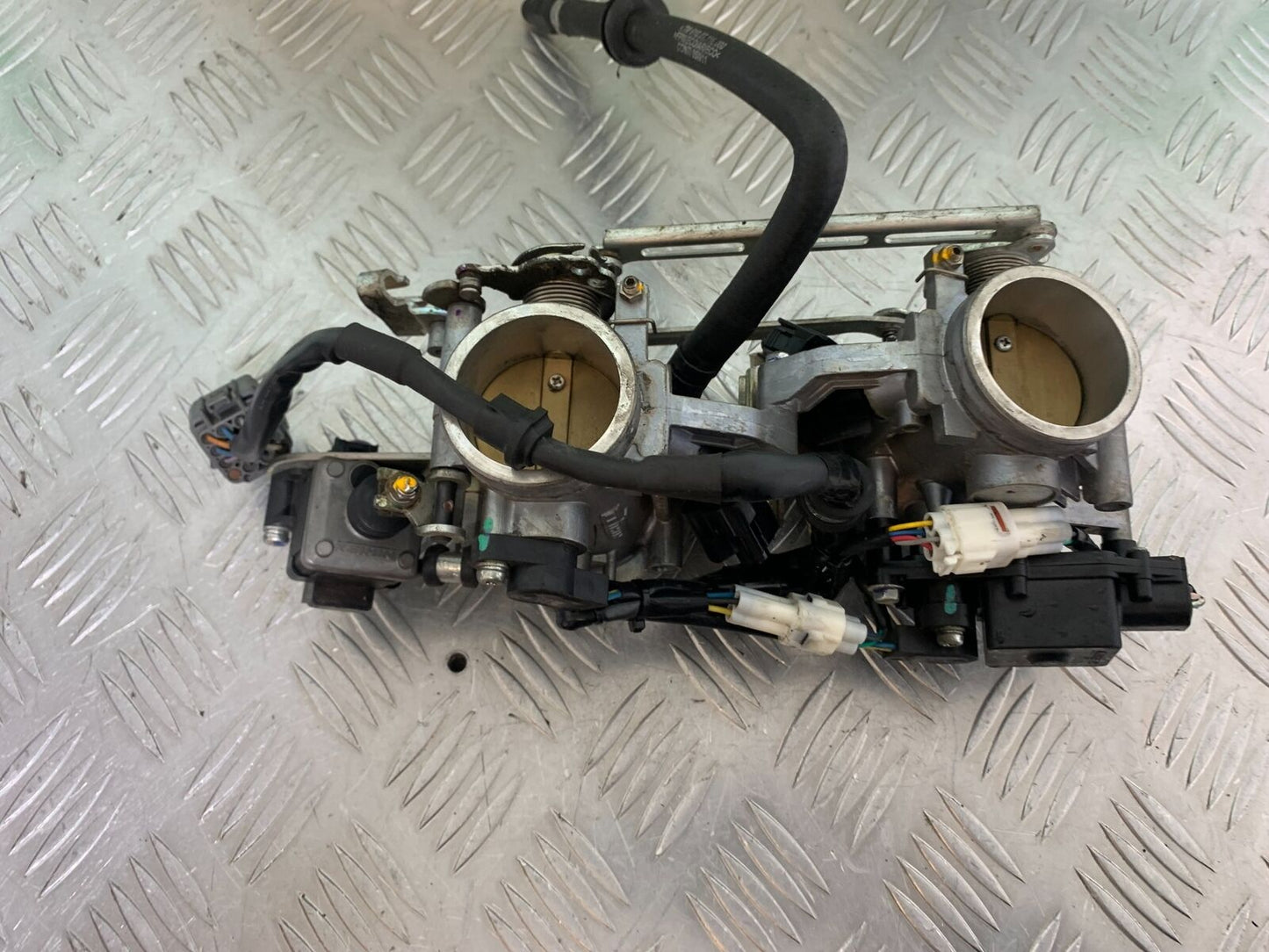 KTM 990 SUPERMOTO T THROTTLE BODIES YEAR 2010-2011 (CMB1067)