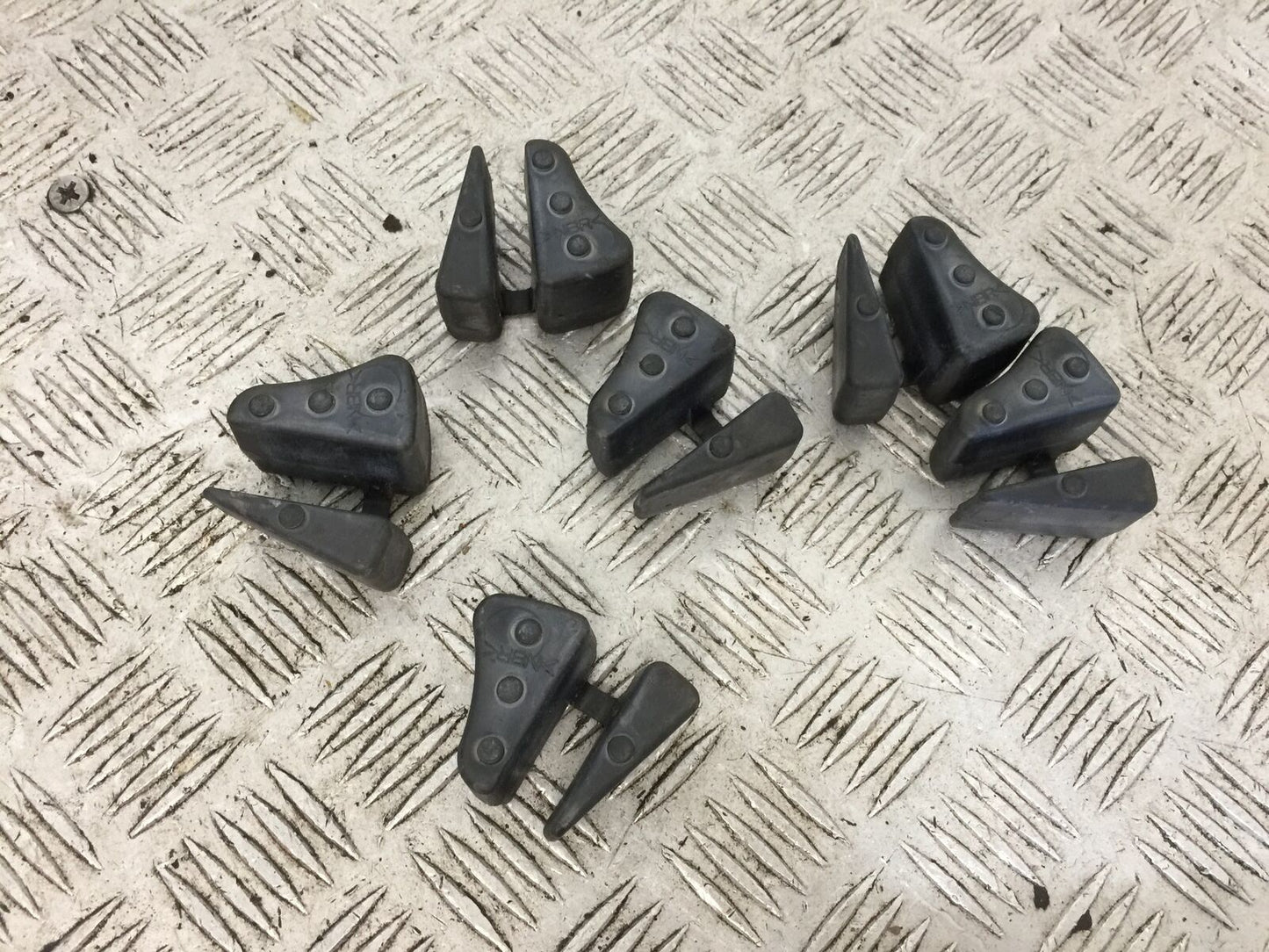 YAMAHA YZF R1 5PW CUSH DRIVE RUBBERS YEAR 2002-2003 (STOCK 899)