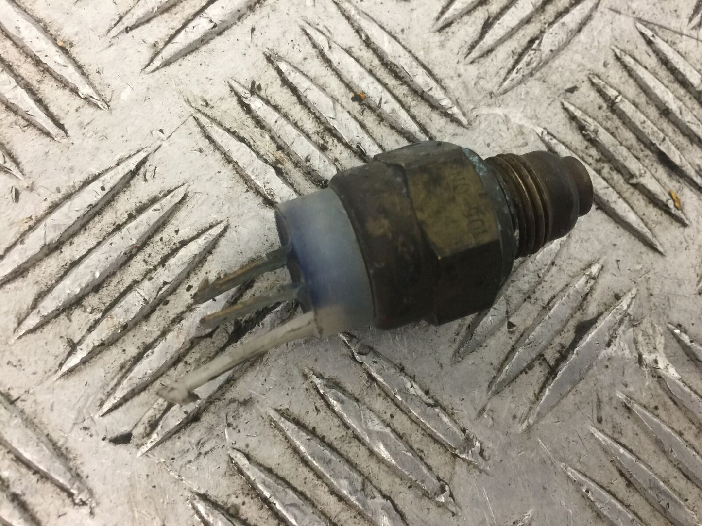 YAMAHA YZF R1 4XV FAN SWITCH YEAR 1998-99 (STOCK 771)