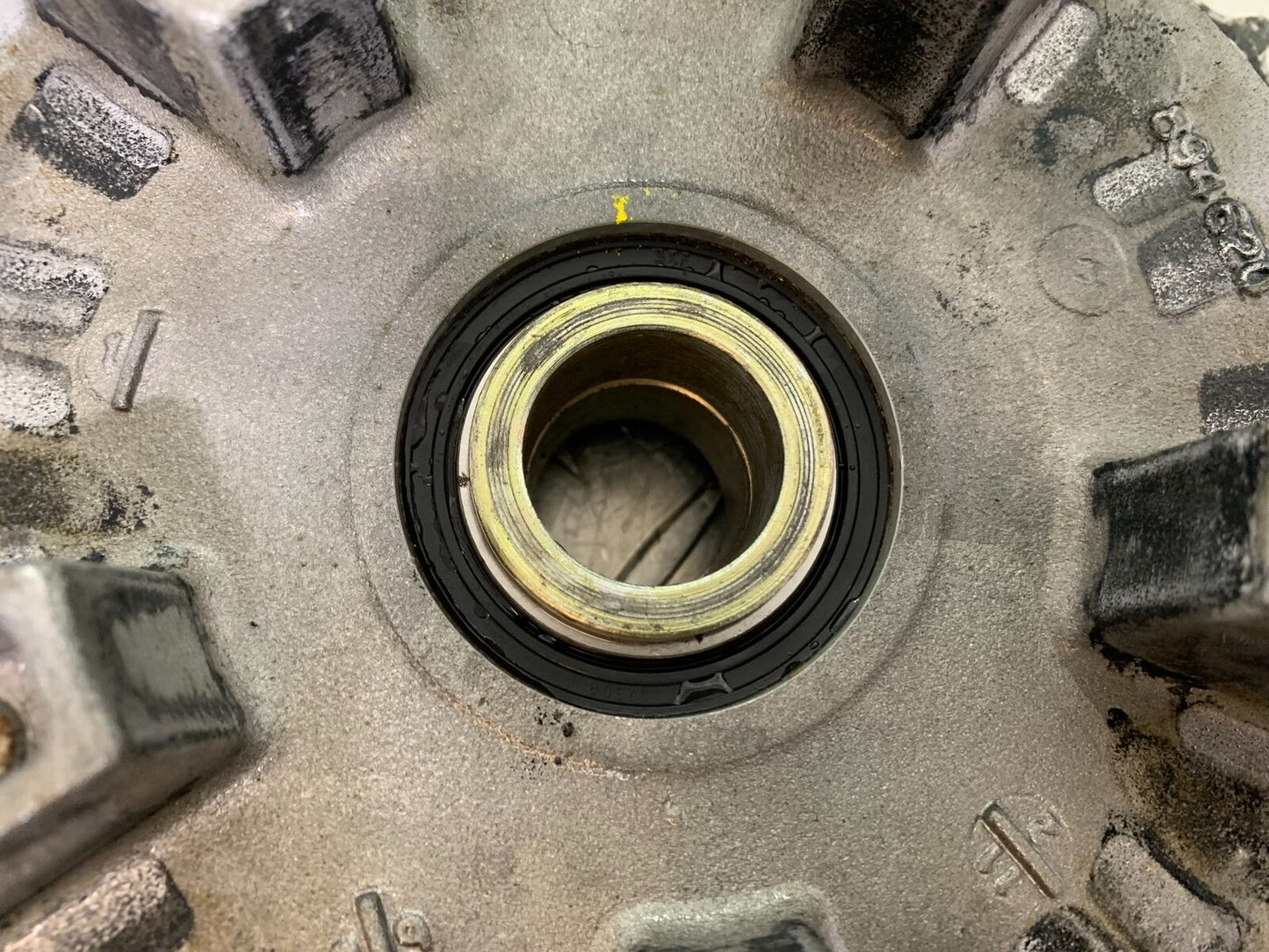 APRILIA SL750 SL 750 SHIVER REAR SPROCKET CARRIER YEAR 2012 (CMB1074)