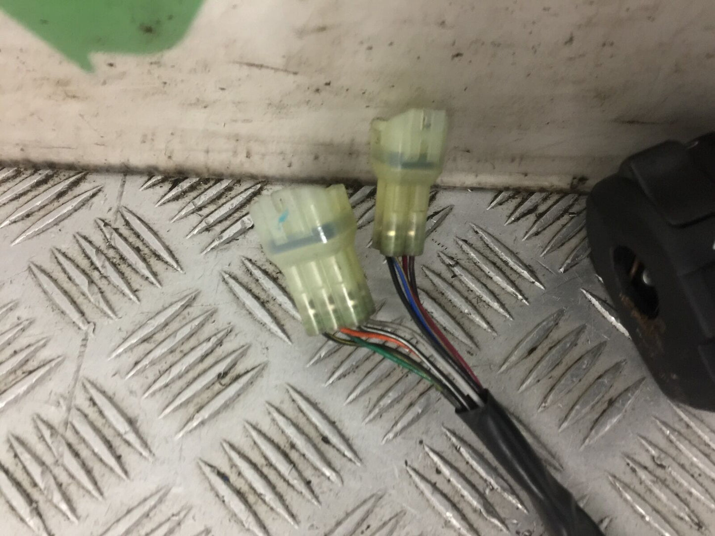 KAWASAKI NINJA 650 LEFT SWITCH GEAR YEAR 2021 (STOCK 805)