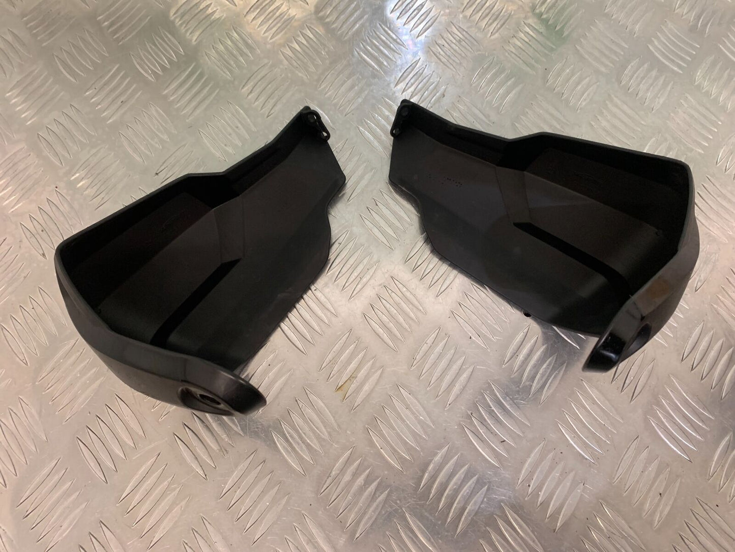 TRIUMPH TIGER 800 XCX HAND GUARDS YEAR 2015-2017 (STOCK 966)
