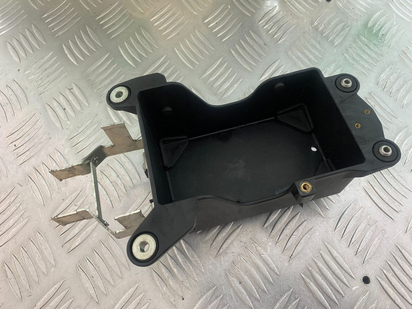 MV AGUSTA TURISMO VELOCE 800 BATTERY BOX YEAR 2014-17 (CMB1051)