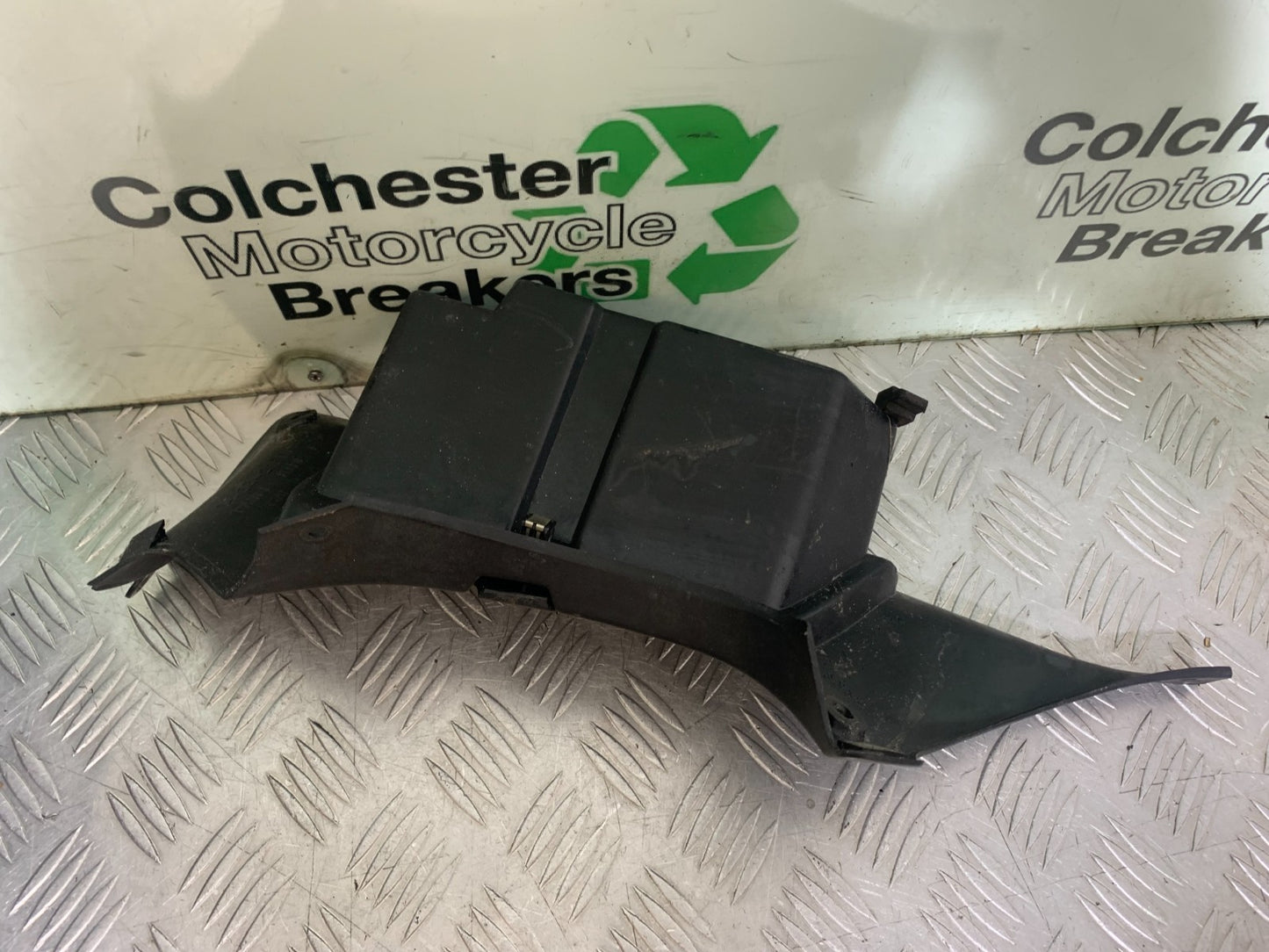 SUZUKI RF900 RF 900 LEFT SIDE POCKET AND LID YEAR 1994-1999 CMB1326