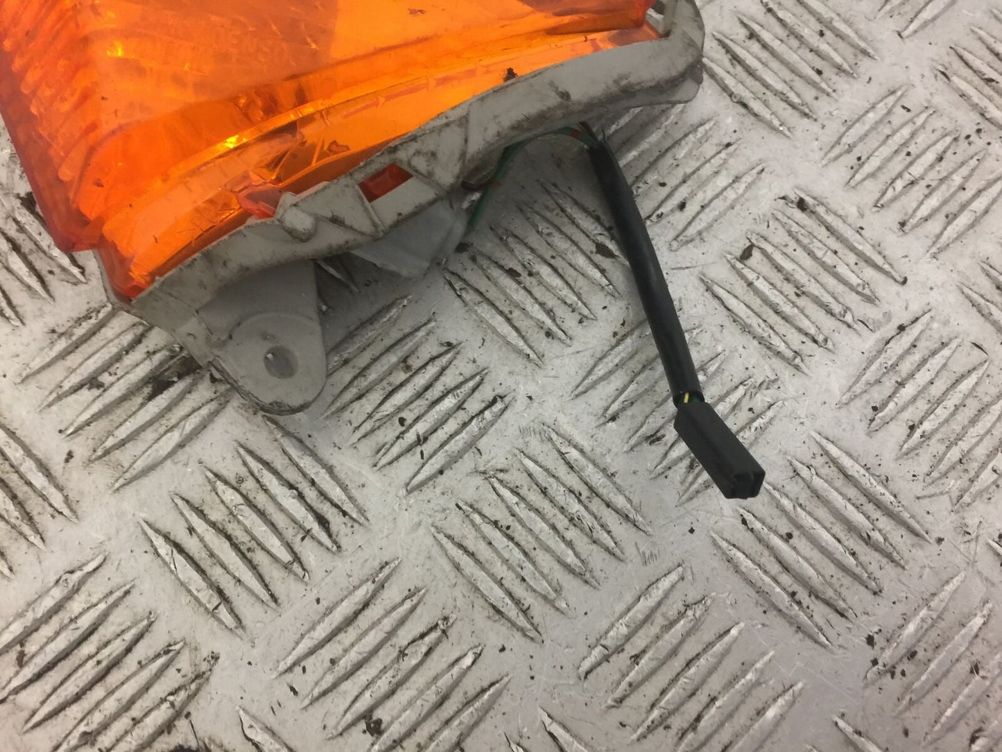 KAWASAKI ZX6R C1H FRONT LEFT INDICATOR YEAR 2005 2006 (STOCK 519)