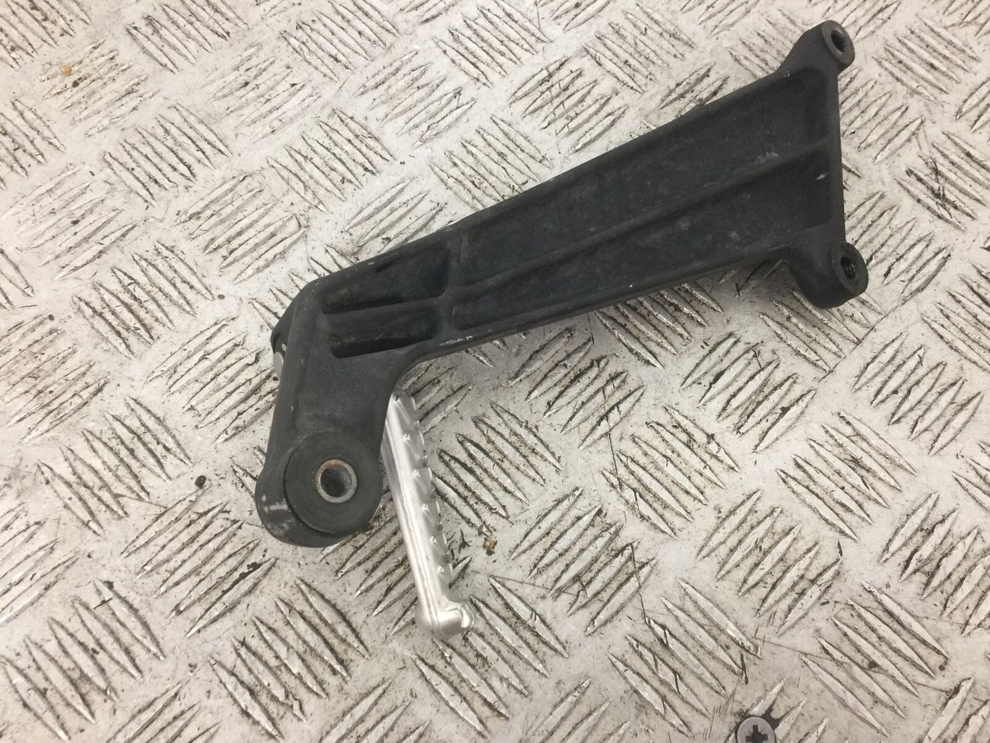 APRILIA TUONO 1000 RIGHT REAR HANGER AND PEG YEAR 2003-2004 (STOCK 767)