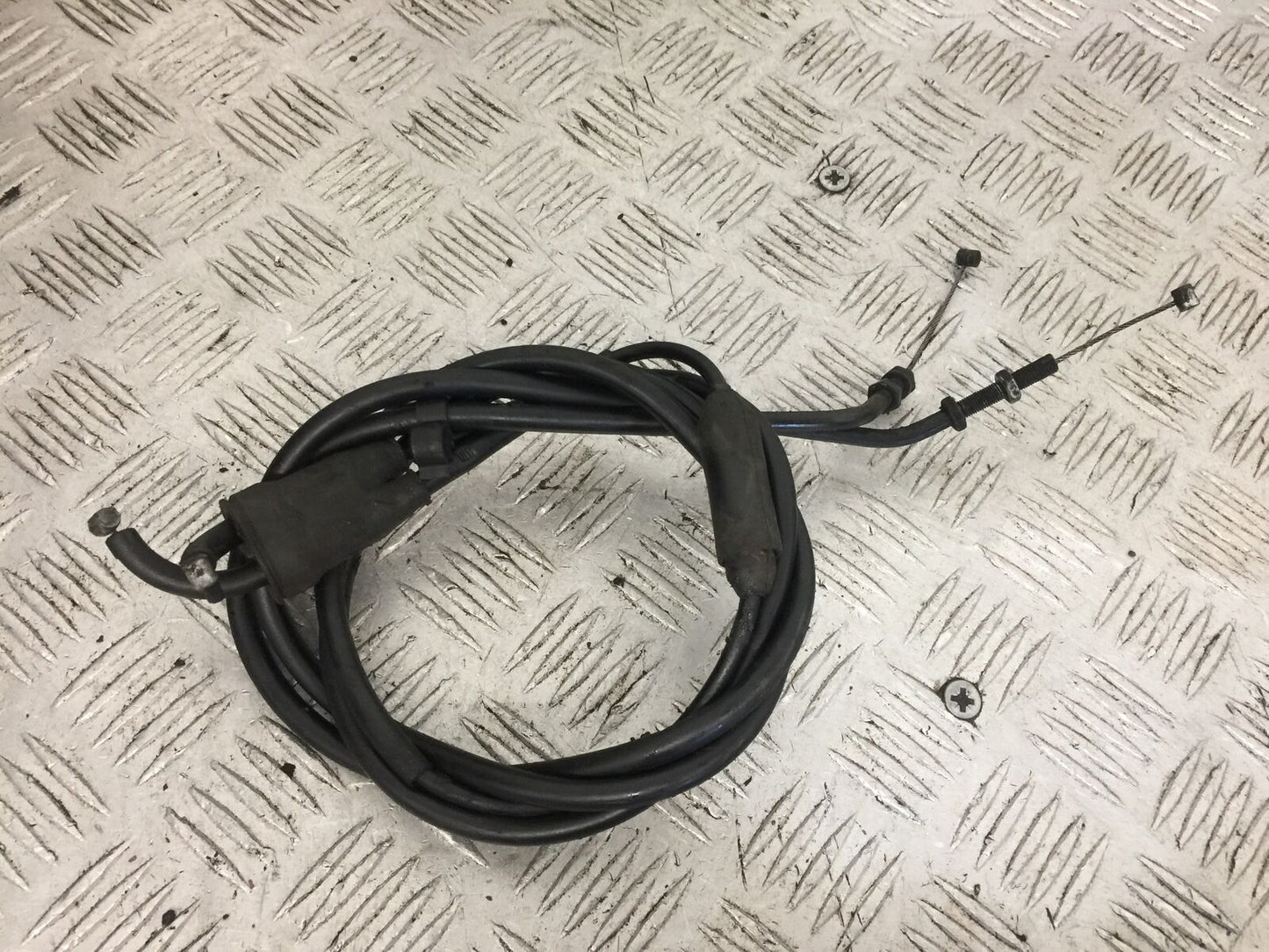 TRIUMPH BONNEVILLE 865 THROTTLE CABLES YEAR 2008-2015 (STOCK 904)