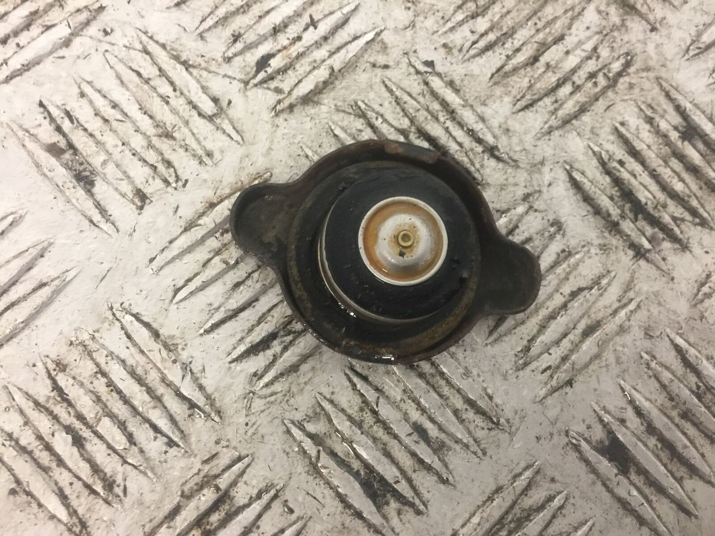 YAMAHA YZF250 YZF 250 RADIATOR CAP YEAR 2004 (STOCK 792)