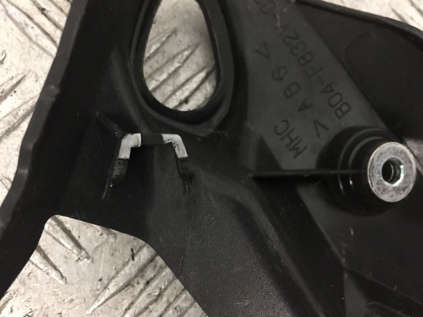 YAMAHA MT03 RIGHT INDICATOR MOUNT YEAR 2018 (STOCK 801)