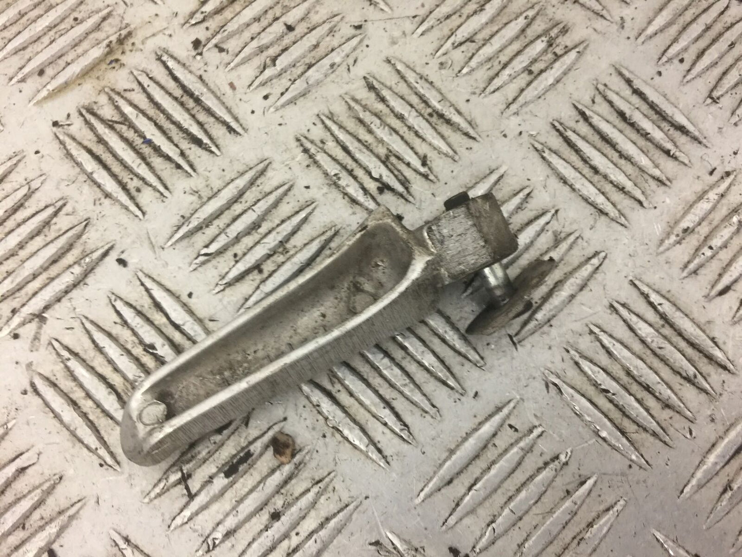 SUZUKI GSXR600 GSXR 600 SRAD LEFT REAR PEG 2000 (STOCK 558)