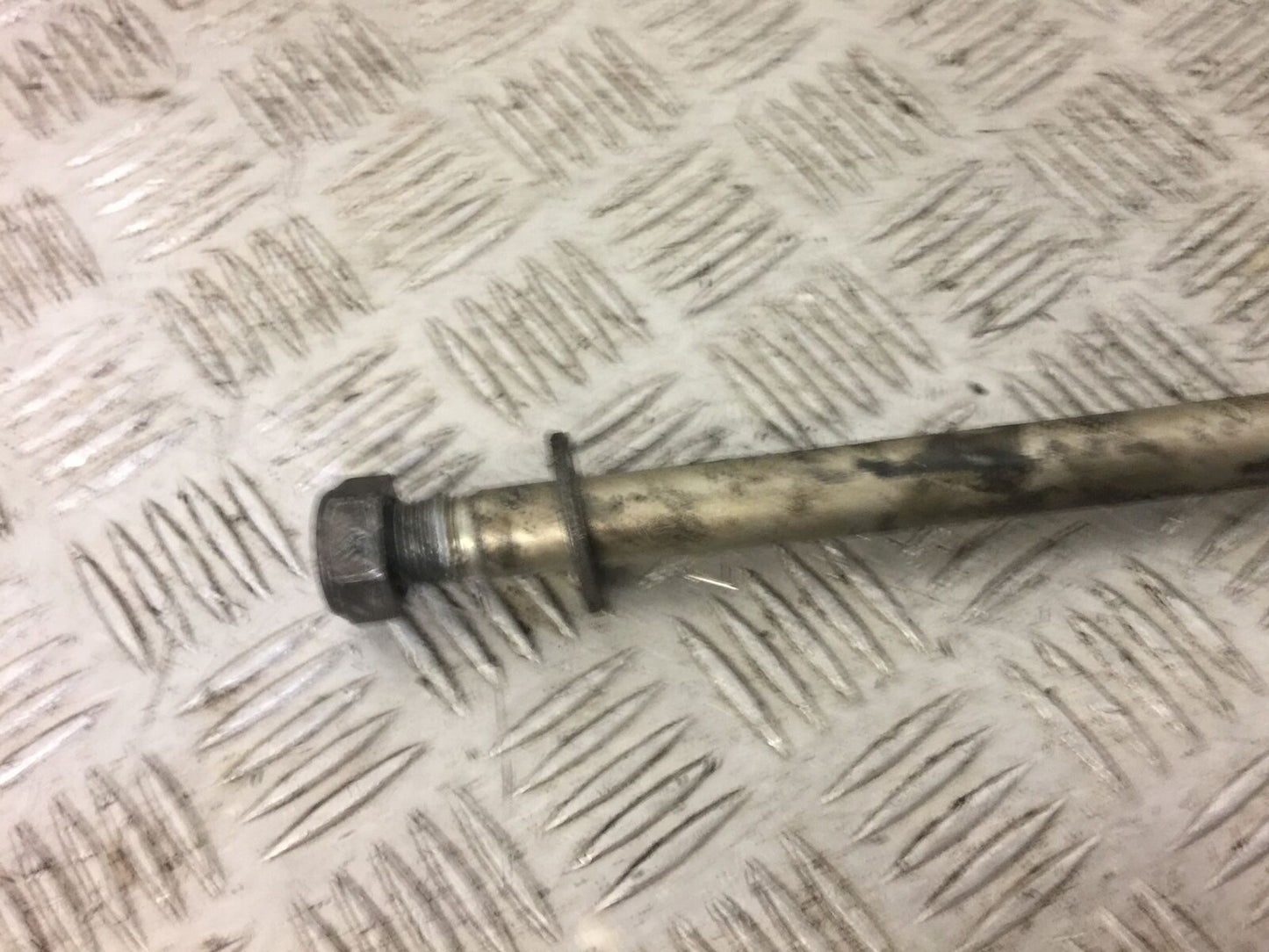 TRIUMPH TIGER 800 XCX SWINGARM SPINDLE 2018-2021 (STOCK 548)