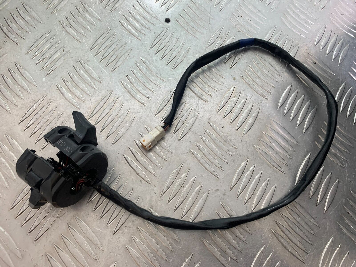 DUCATI DIAVEL 1200 LEFT SWITCH GEAR YEAR 2014-17 (CMB1054)