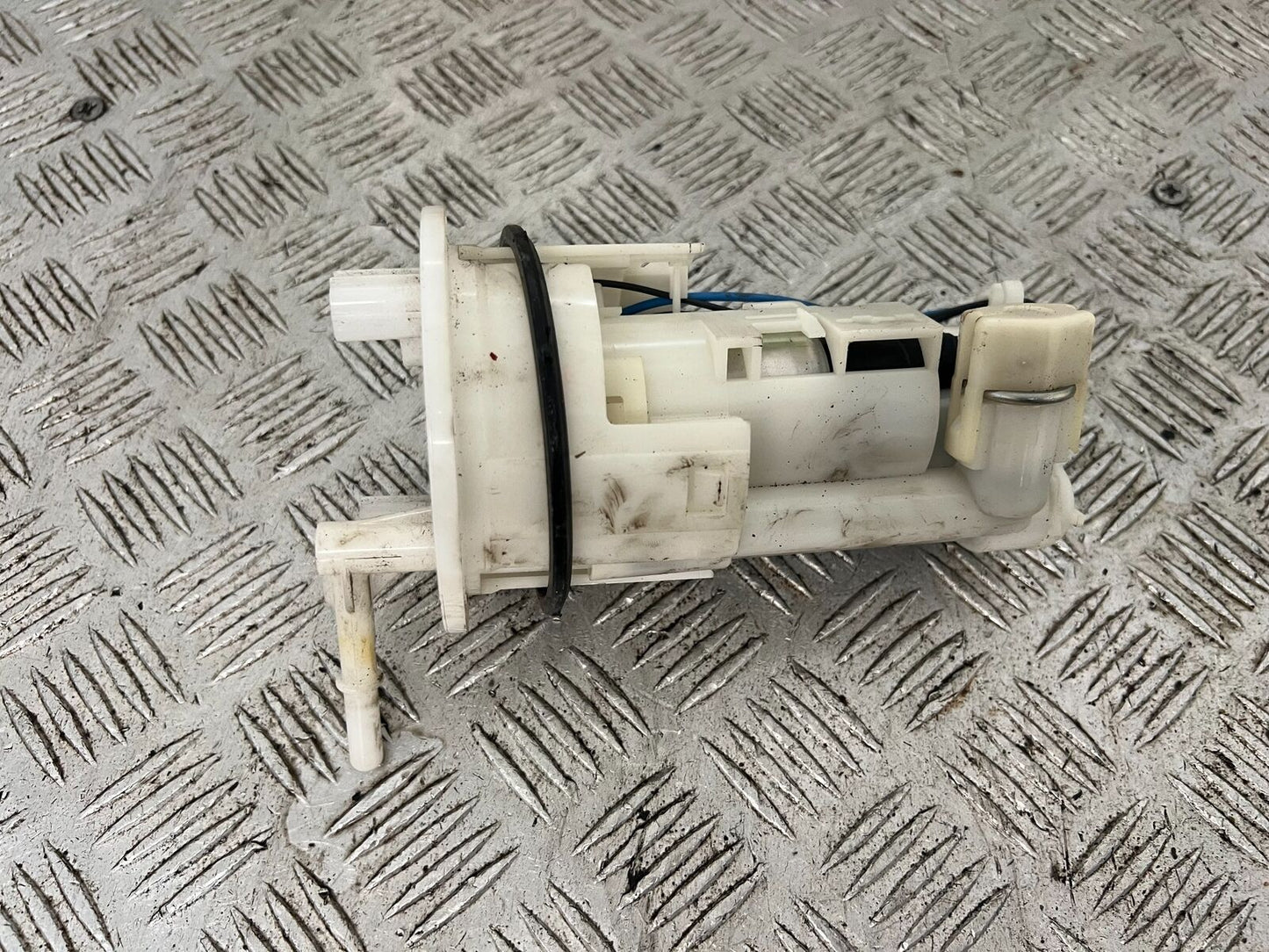 TRIUMPH TIGER 1200 EXPLORER PETROL PUMP YEAR 2012-2015 (STOCK 901)