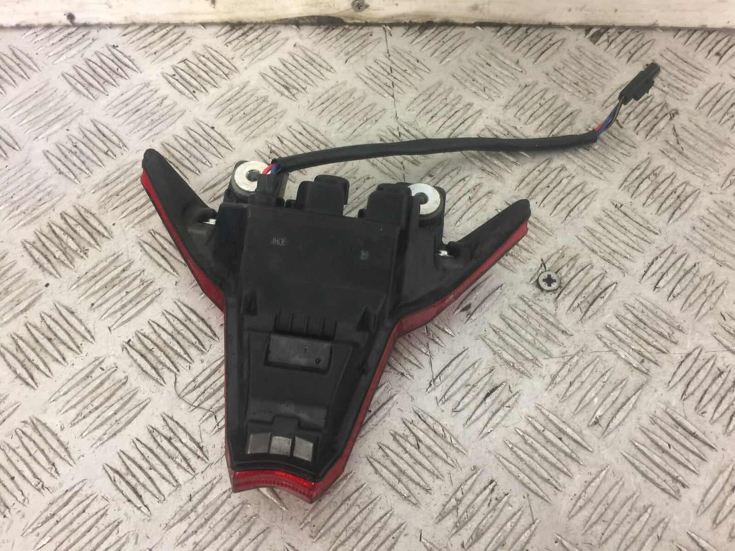 KAWASAKI Z1000 ZR1000 (ABS) REAR LIGHT YEAR 2015 (STOCK 636)