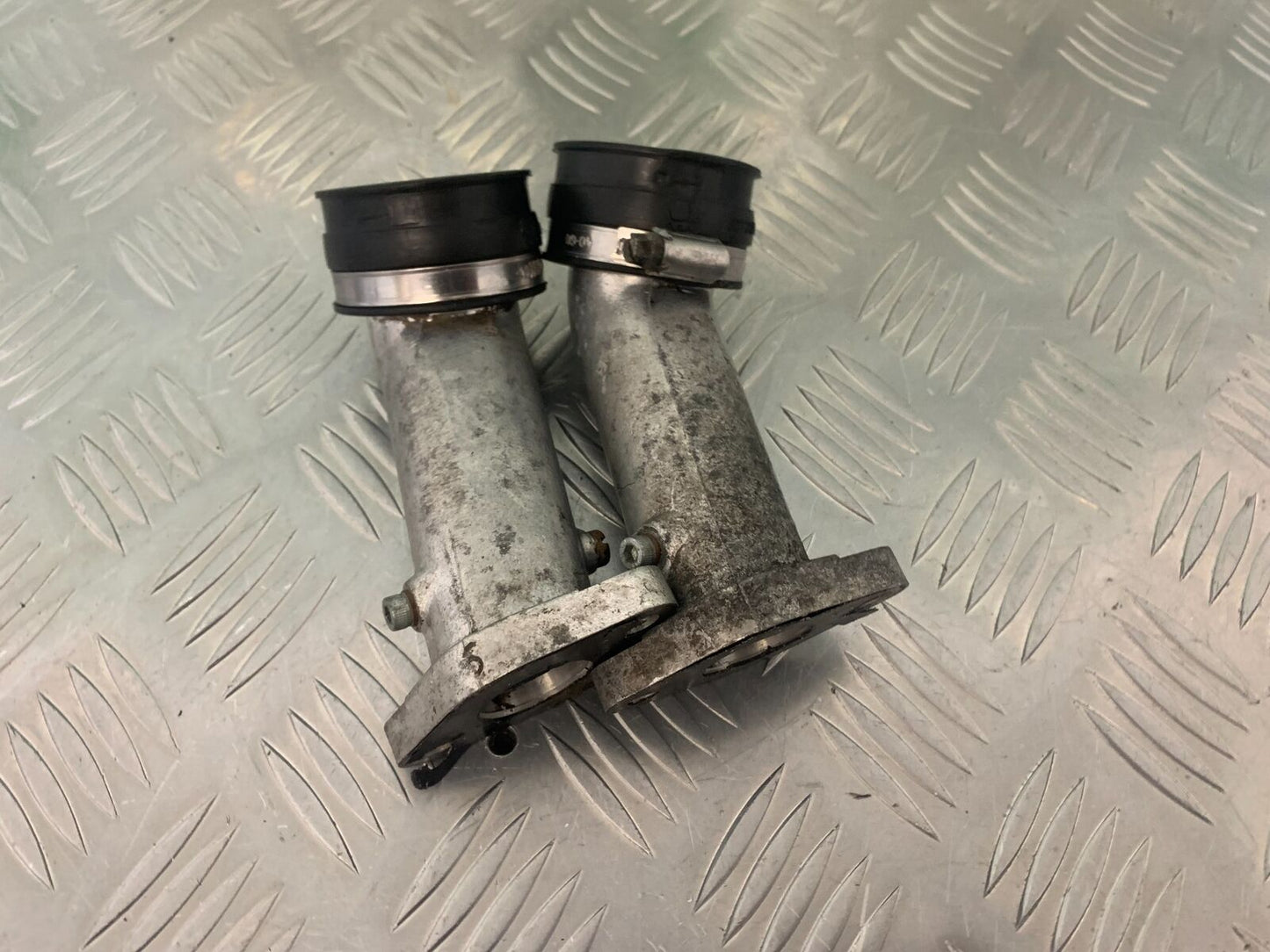 DUCATI 600ss 600 ss INLET MANIFOLDS AND RUBBERS YEAR 1991-98 (STOCK 987)