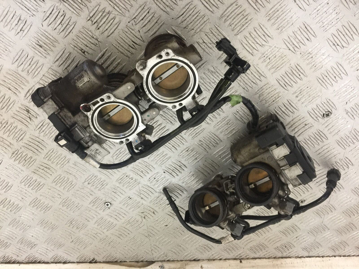 APRILIA TUONO 1000 V4R THROTTLE BODIES YEAR 2011-13 (STOCK 746)