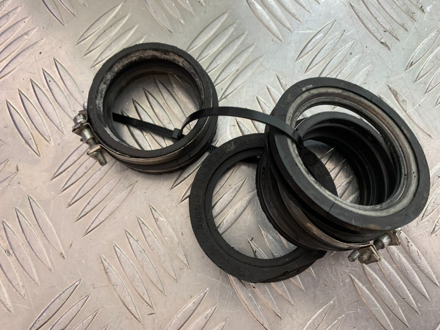 KTM 990 SUPERMOTO T CARB RUBBERS YEAR 2010-2011 (CMB1067)