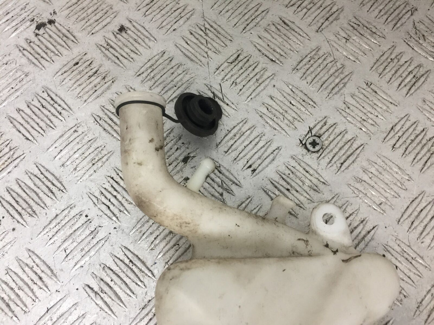 TRIUMPH 1050 SPEED TRIPLE COOLANT BOTTLE YEAR 2012-2015 (STOCK 752)
