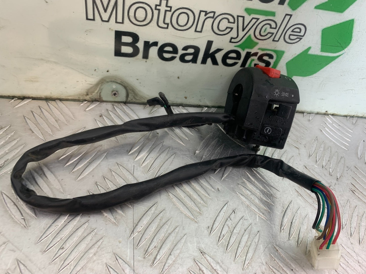 NECO ALEXONE 125 RIGHT SWITCH GEAR YEAR 2016-2022 (CMB1273)