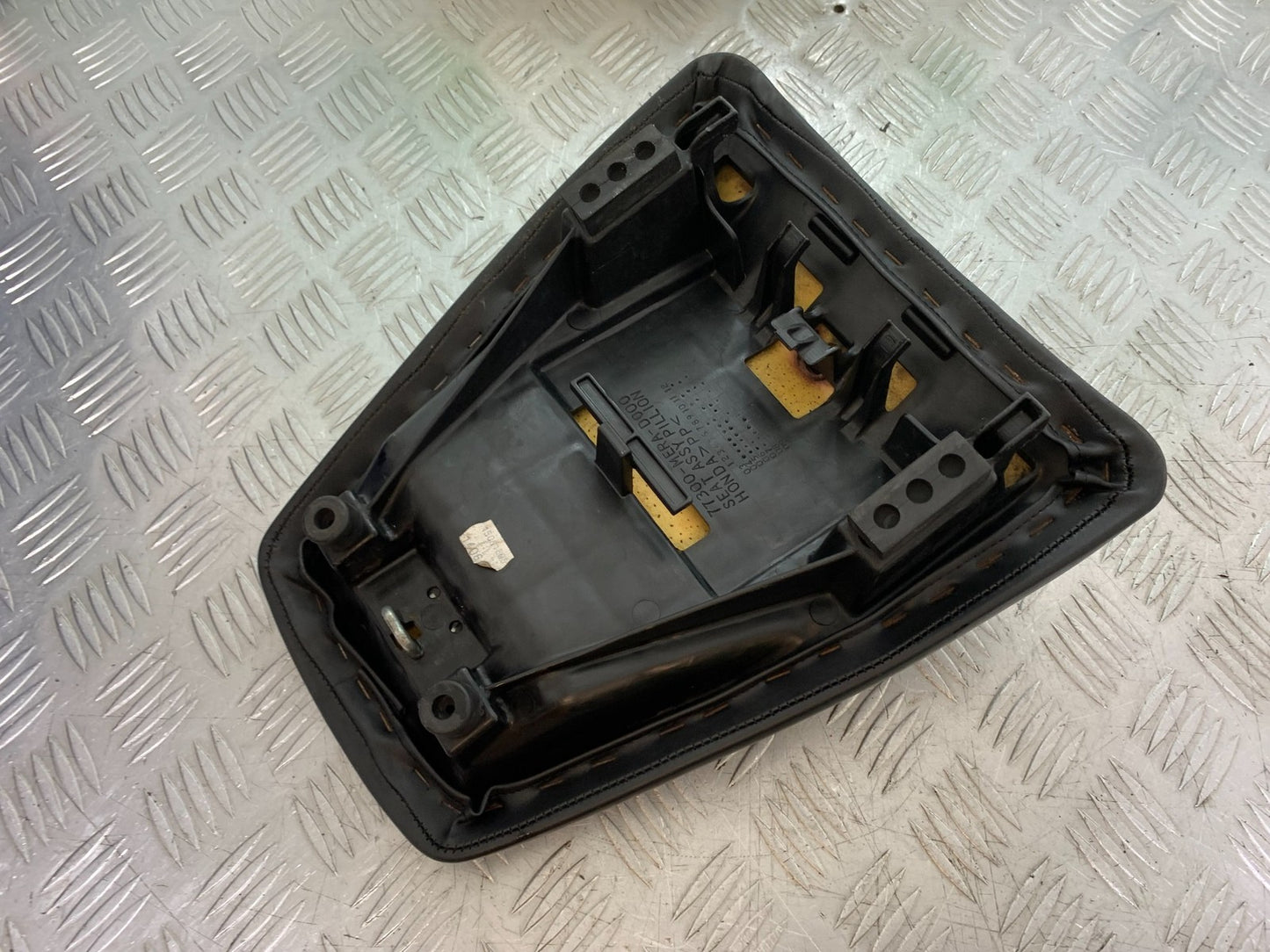 HONDA CBF500 CBF 500 REAR SEAT YEAR 2004-2008 (CMB1294)