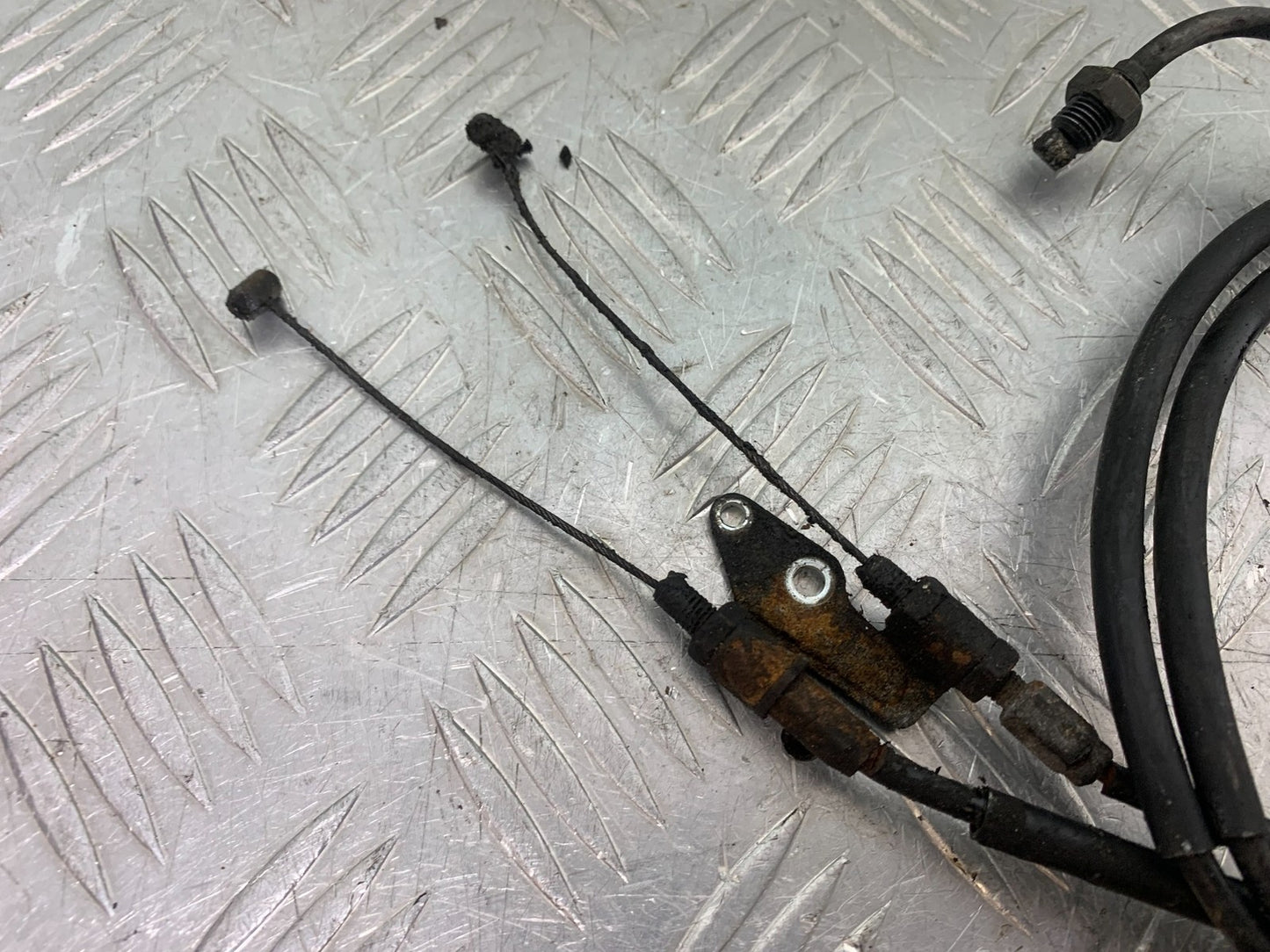 HONDA NT650 V DEAUVILLE THROTTLE CABLES YEAR 1999 (CMB1268)
