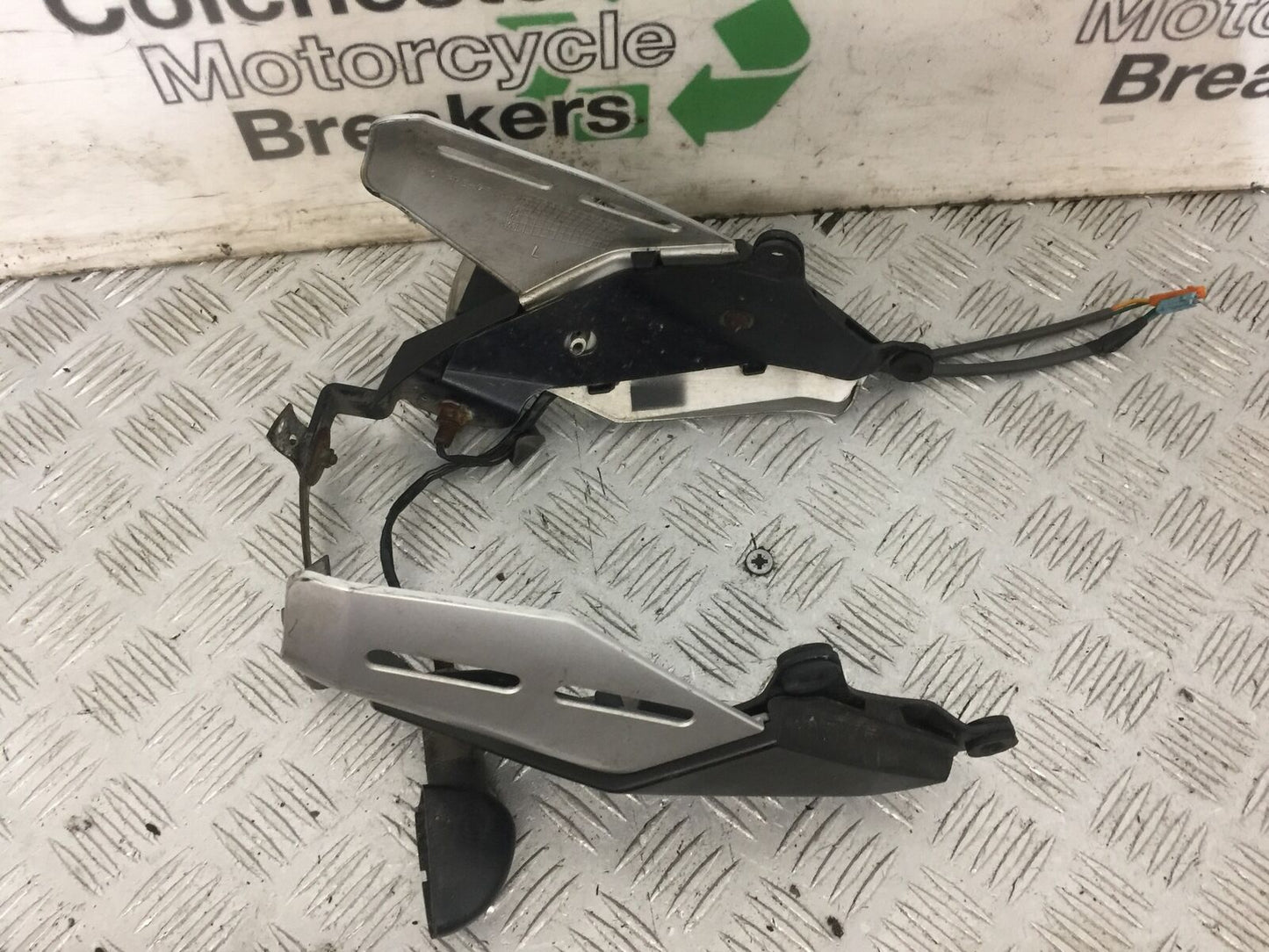 HONDA CBR600 CBR 600 RR SILENCER COVER YEAR 2003-2004 (STOCK 819)