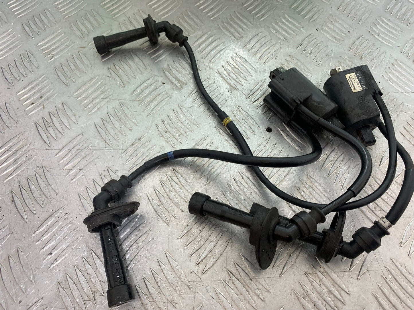 SUZUKI GSF1200 GSF 1200 BANDIT COILS AND CAPS YEAR 2001-2004 (CMB1188)