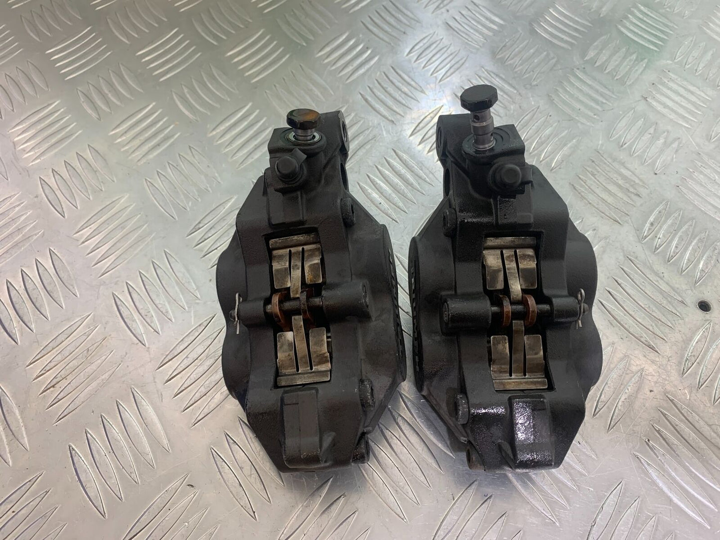 TRIUMPH TIGER 1200 EXPLORER FRONT BRAKE CALIPERS YEAR 2012-2015 (STOCK 992)