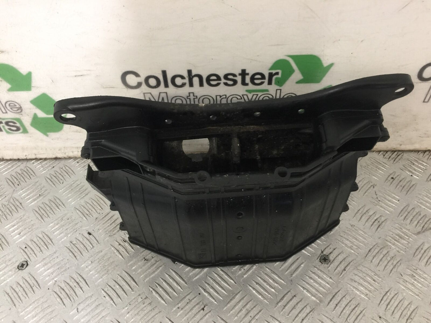 HONDA CBR1000 rr FIREBLADE AIR DUCT YEAR 2004 (STOCK 853)