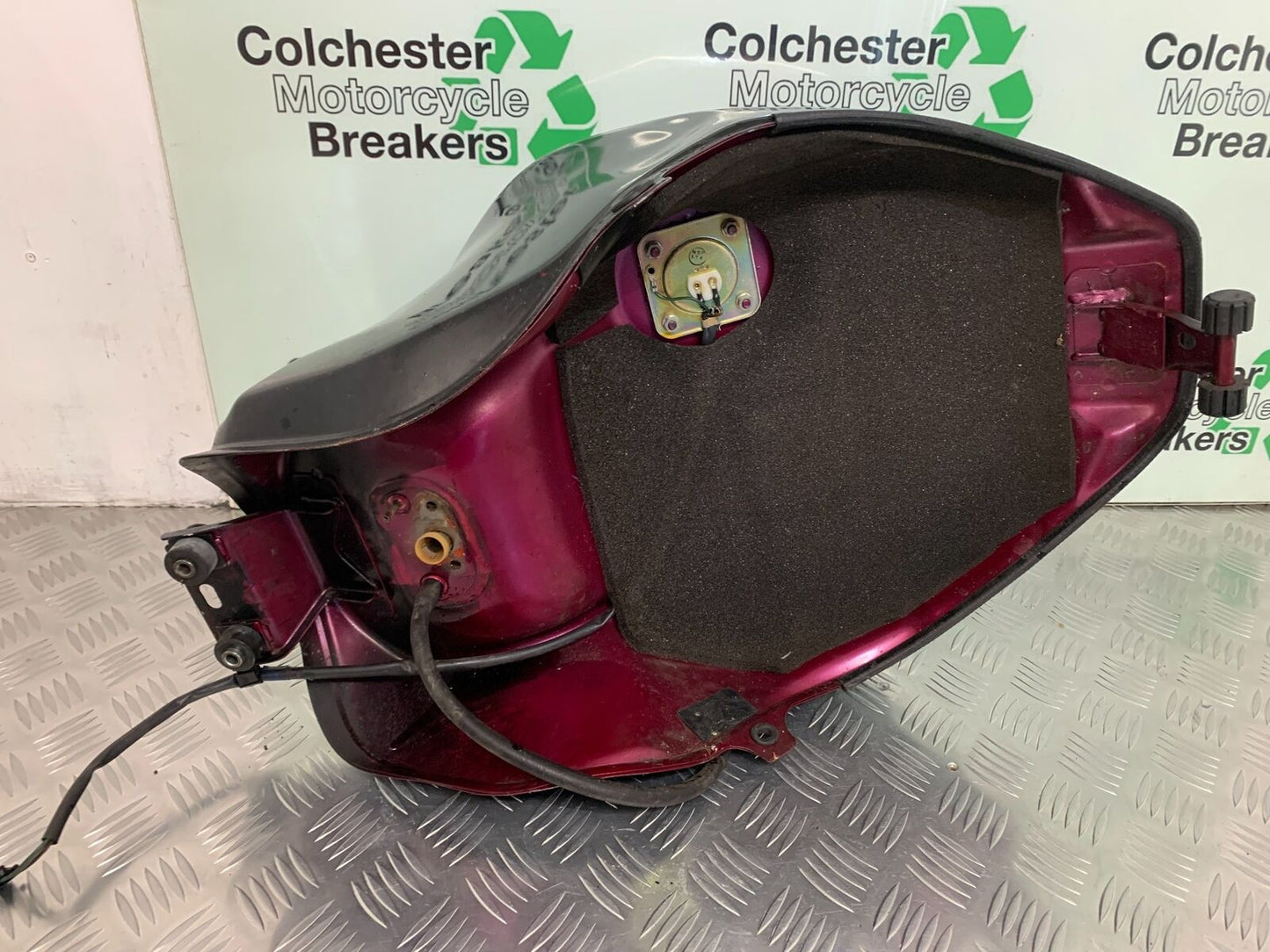 HONDA CBR1100 BLACKBIRD PETROL TANK YEAR 1996-1998 (STOCK 936)