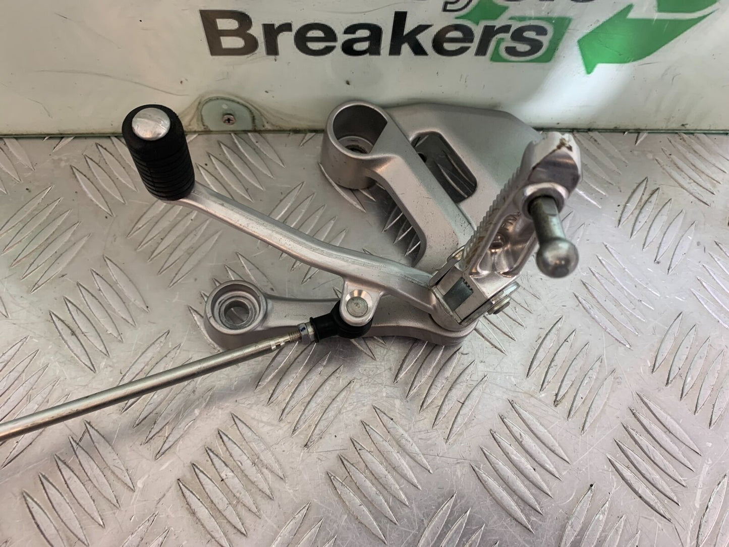 YAMAHA XSR900 XSR 900 FRONT LEFT HANGER YEAR 2021-2022 (CMB1073)