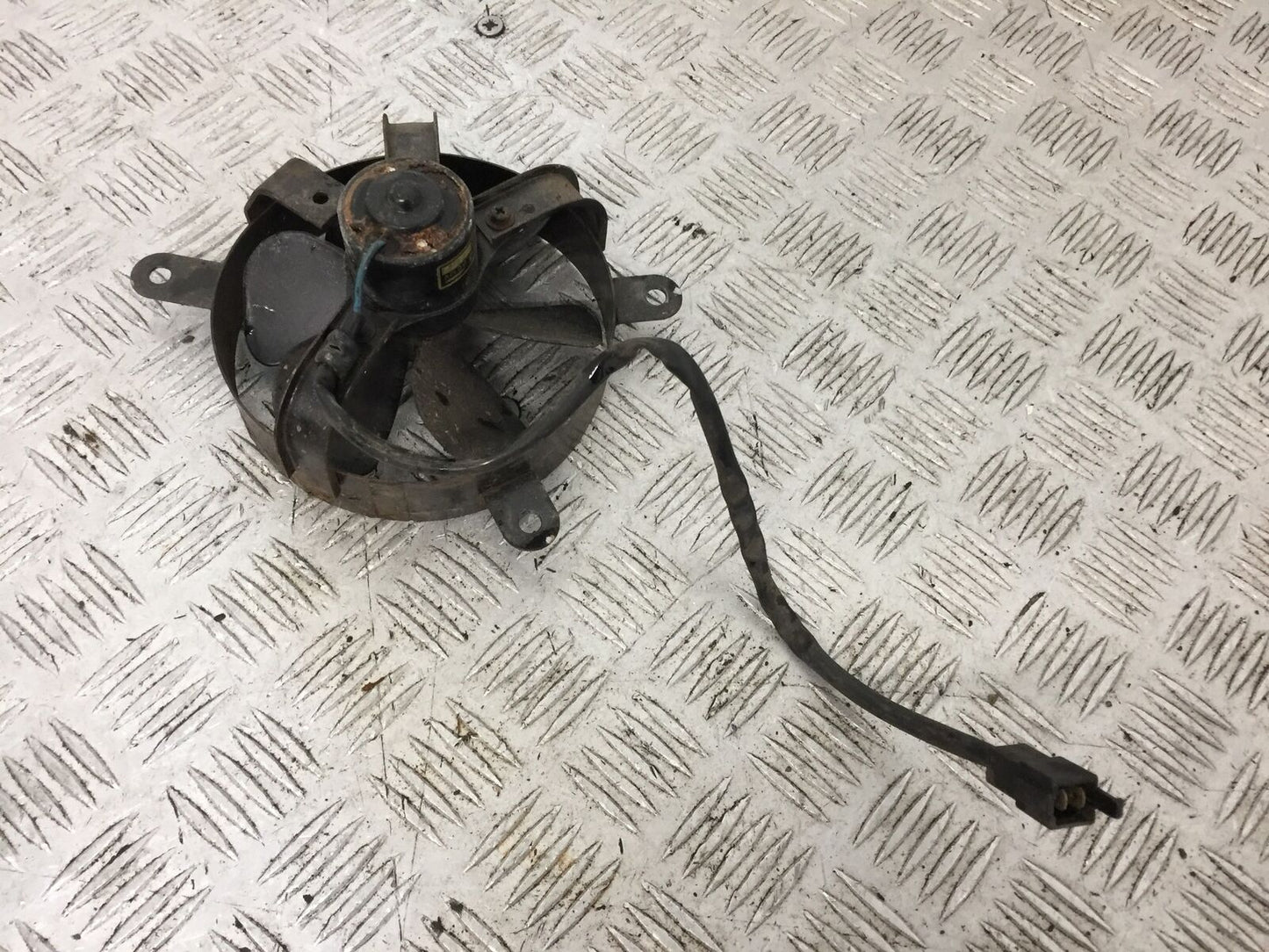 SUZUKI AN 250 BURGMAN RADIATOR FAN YEAR 1999 (STOCK 881)