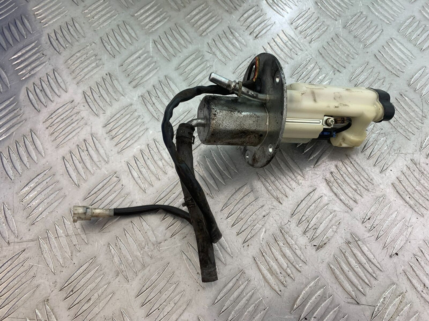 KAWASAKI Z750 Z 750 PETROL PUMP YEAR 2004-2006 (CMB1104)
