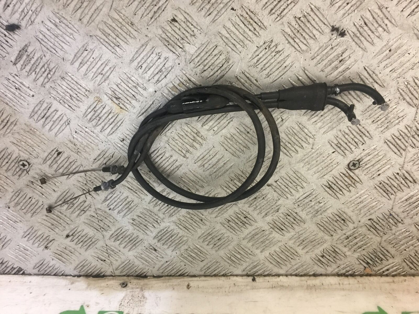 TRIUMPH 675 STREET TRIPLE THROTTLE CABLES YEAR 2016 (STOCK 674)
