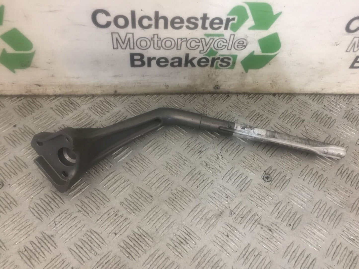 TRIUMPH TROPHY 1215 SE RIGHT HANDLEBAR 2012-2017 (STOCK 870)