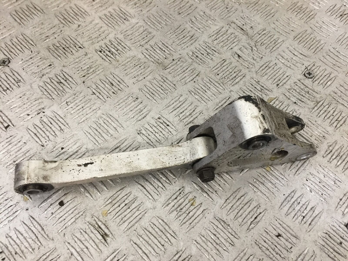 YAMAHA YZF R1 5PW REAR SHOCK LINKAGE YEAR 2002-2003 (STOCK 899)