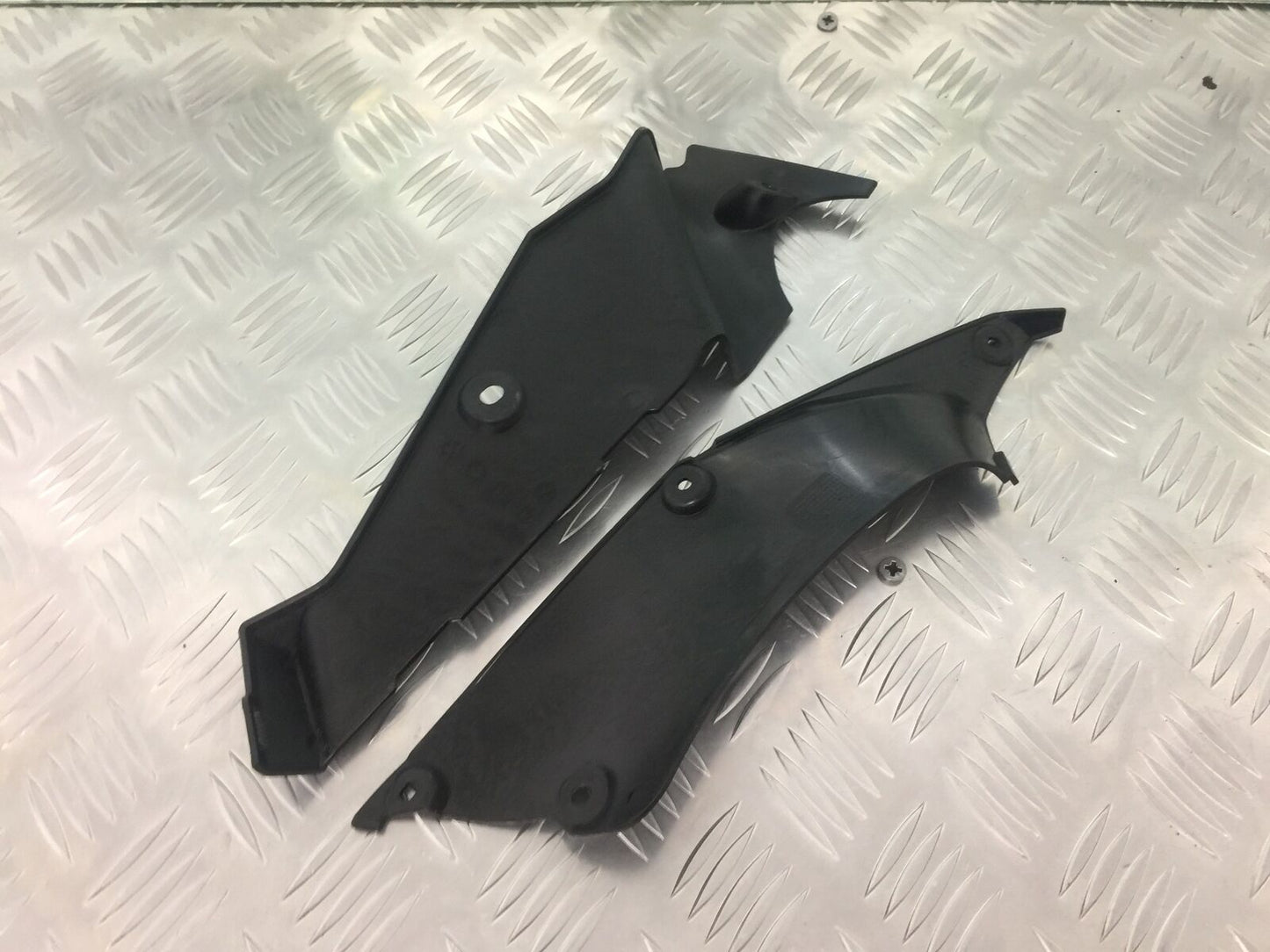 TRIUMPH TIGER 800 XRT LEFT & RIGHT INNER INFILS YEAR 2015-2017 (STOCK 920)