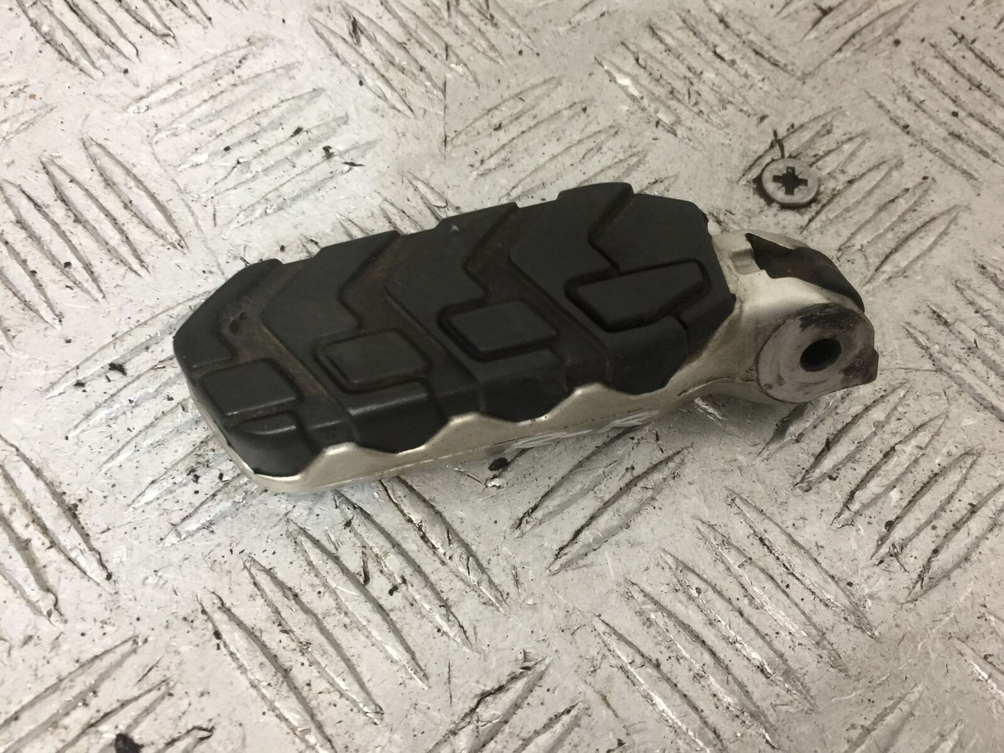 MV AGUSTA TURISMO VELOCE 800 FRONT RIGHT PEG YEAR 2017 (STOCK 885)