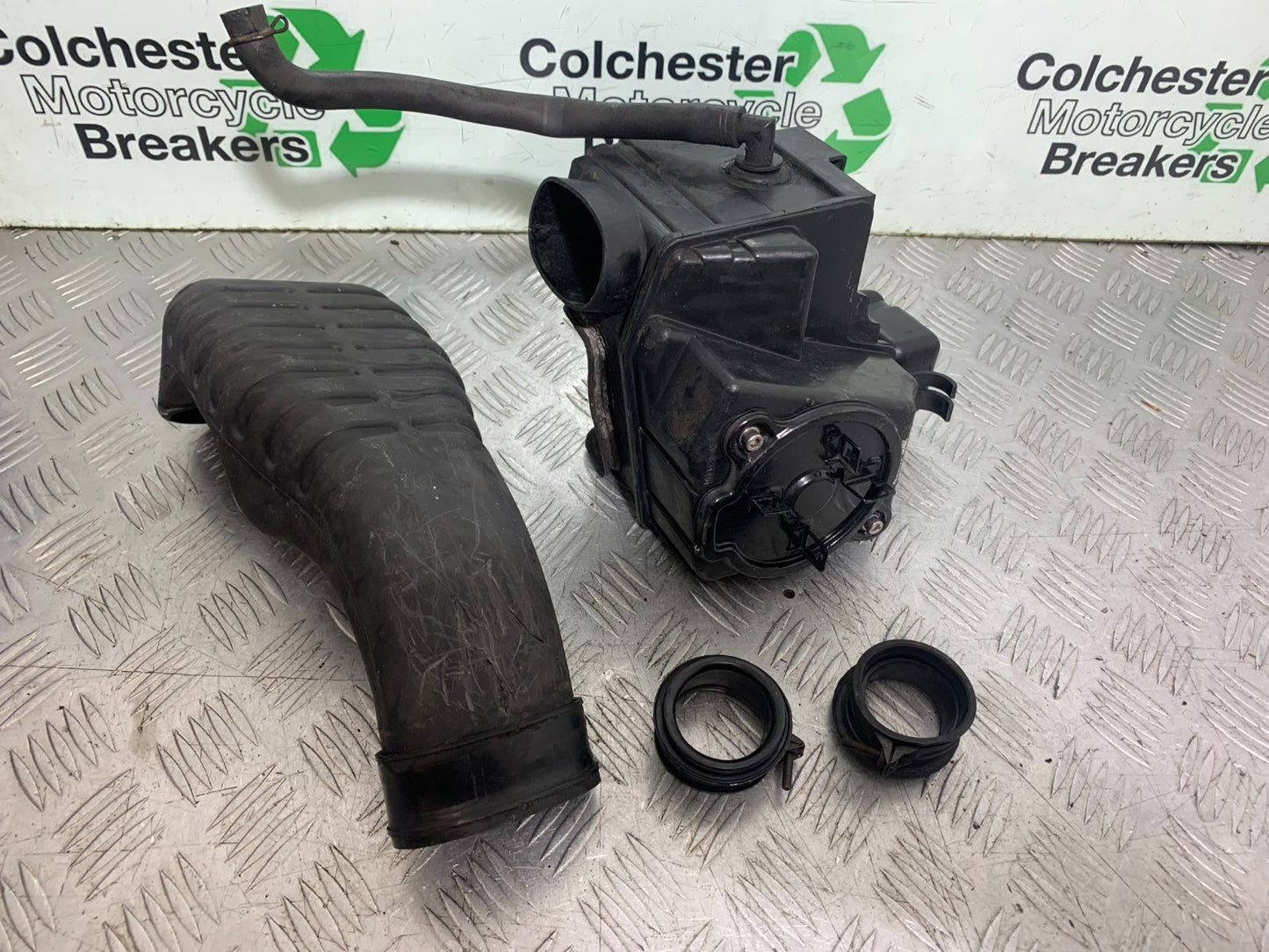HONDA VT700 VT 700 SHADOW AIRBOX YEAR 1984-85 (CMB1328)