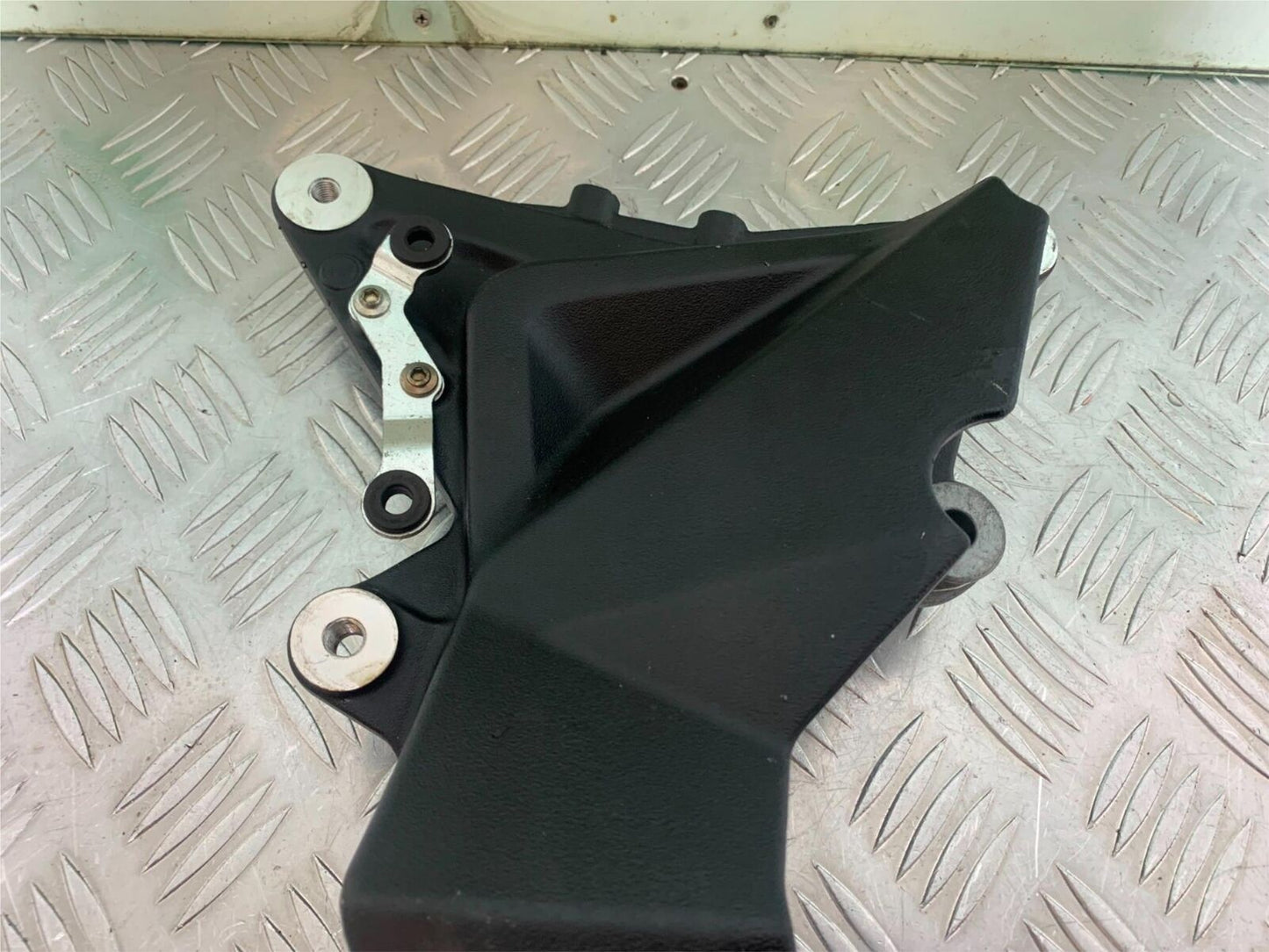 MV AGUSTA TURISMO VELOCE 800 RIGHT FRAME BRACKET YEAR 2014-17 (CMB1051)
