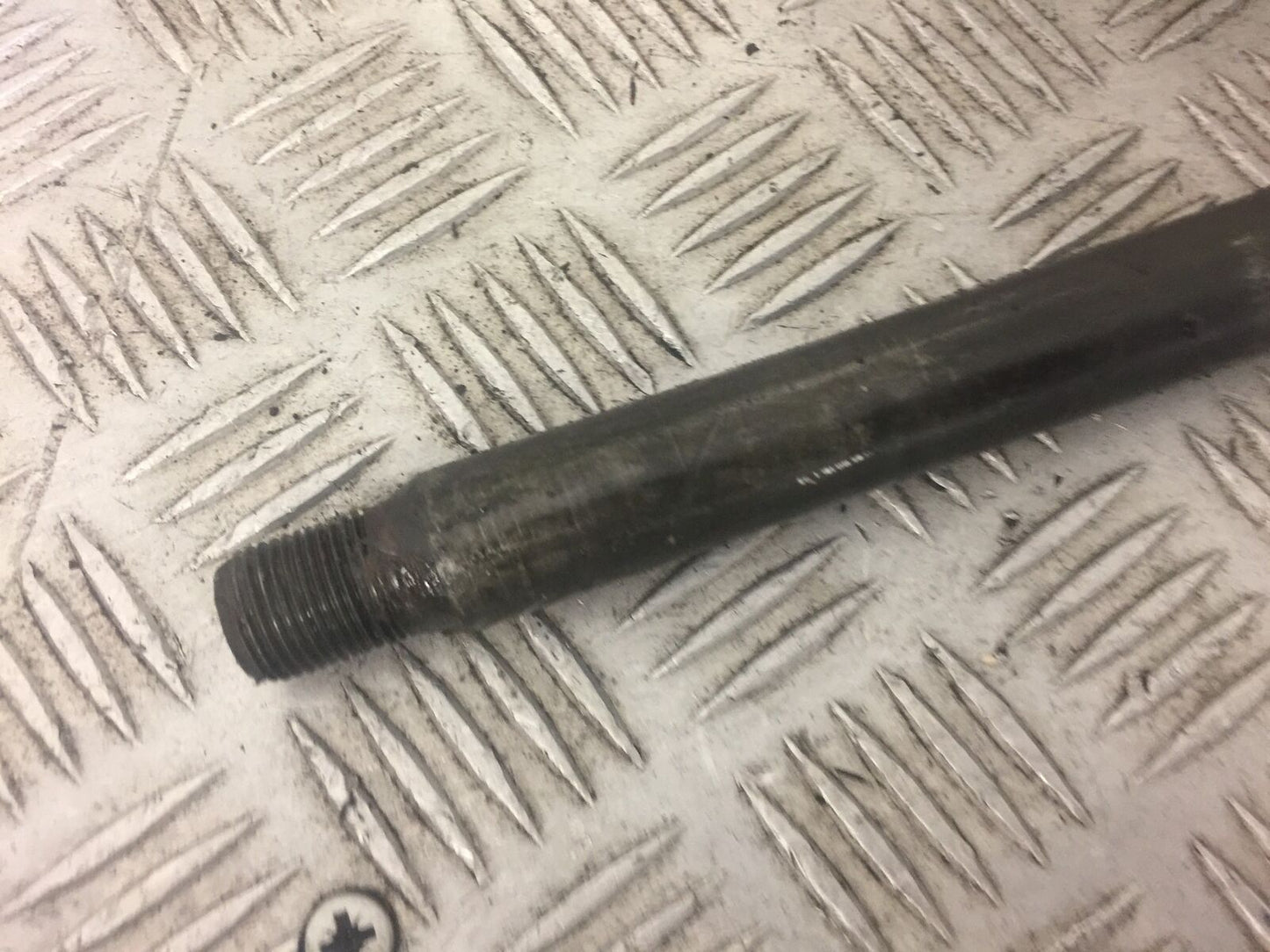 YAMAHA YZF1000 YZF 1000 THUNDERACE FRONT WHEEL SPINDLE YEAR 1996 STOCK 397