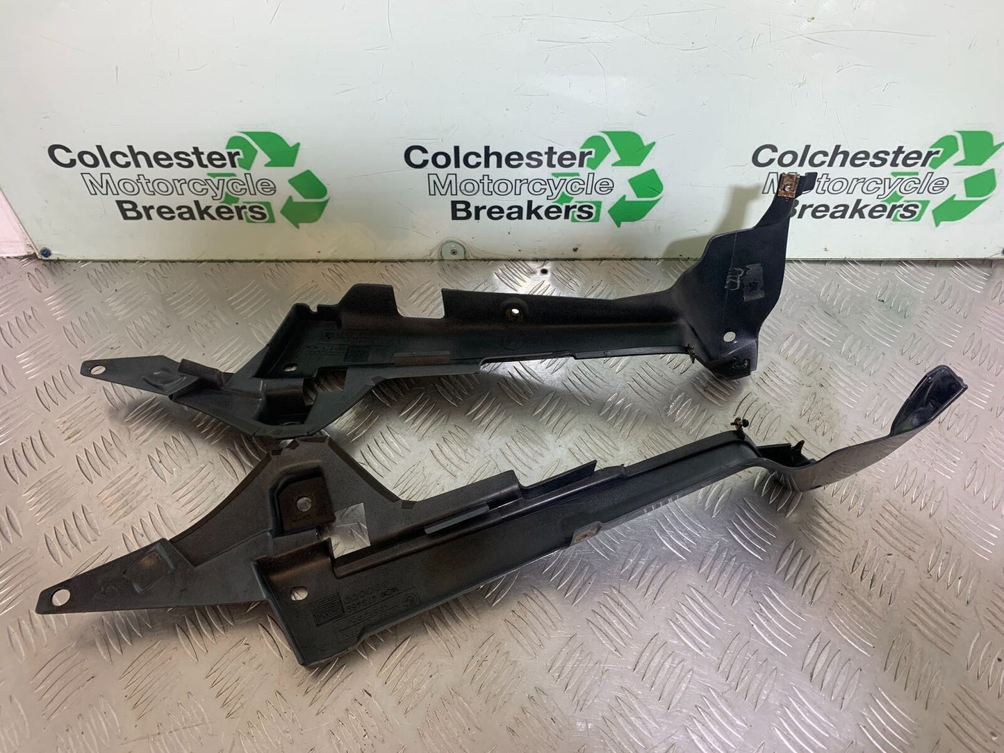 BMW R1100 RT R 1100 RT LEFT AND RIGHT TAIL PIECE YEAR 1996-2001 (CMB1095)