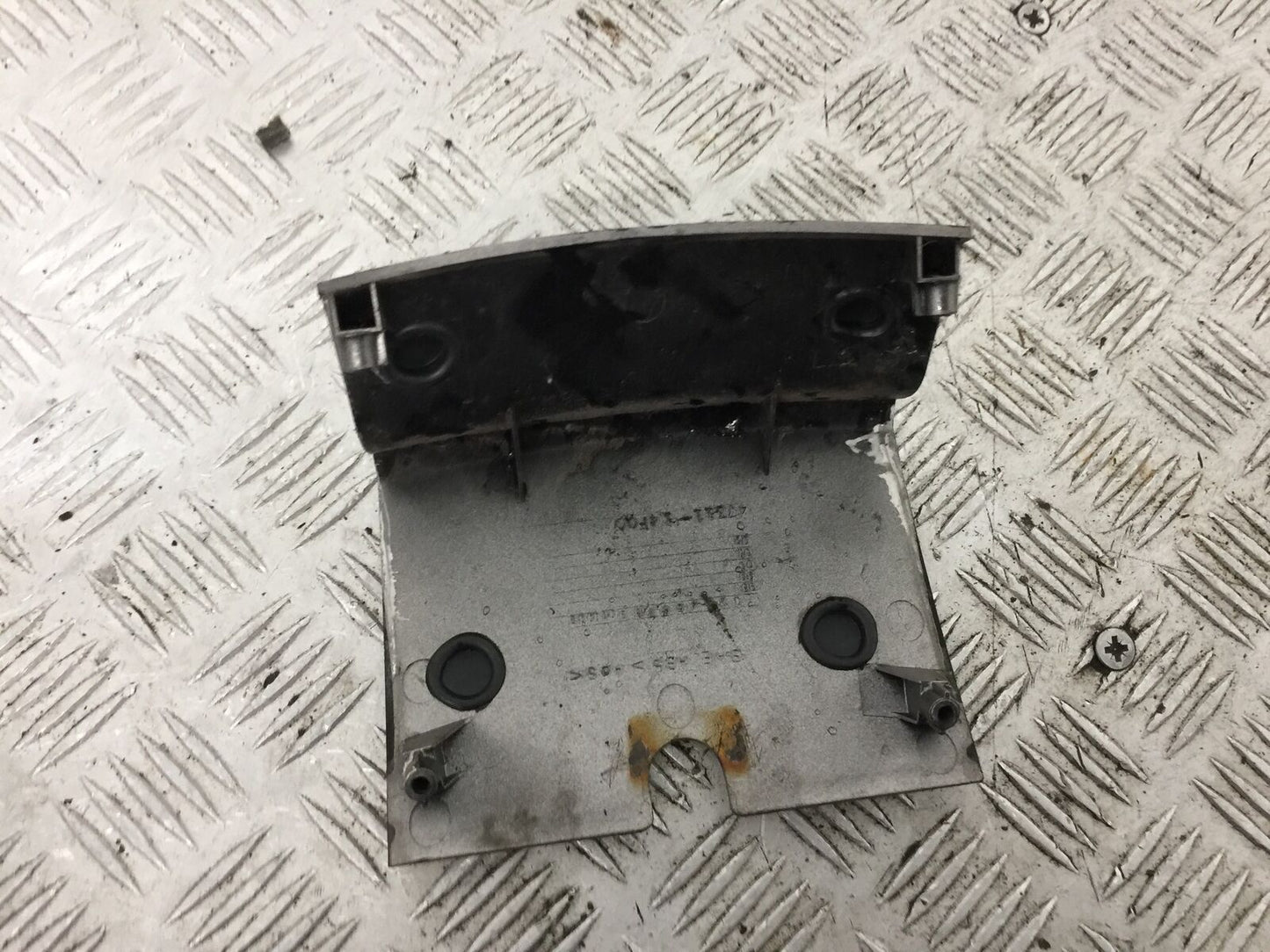SUZUKI AN 250 BURGMAN TAIL PIECE JOINER YEAR 1999 (STOCK 881)