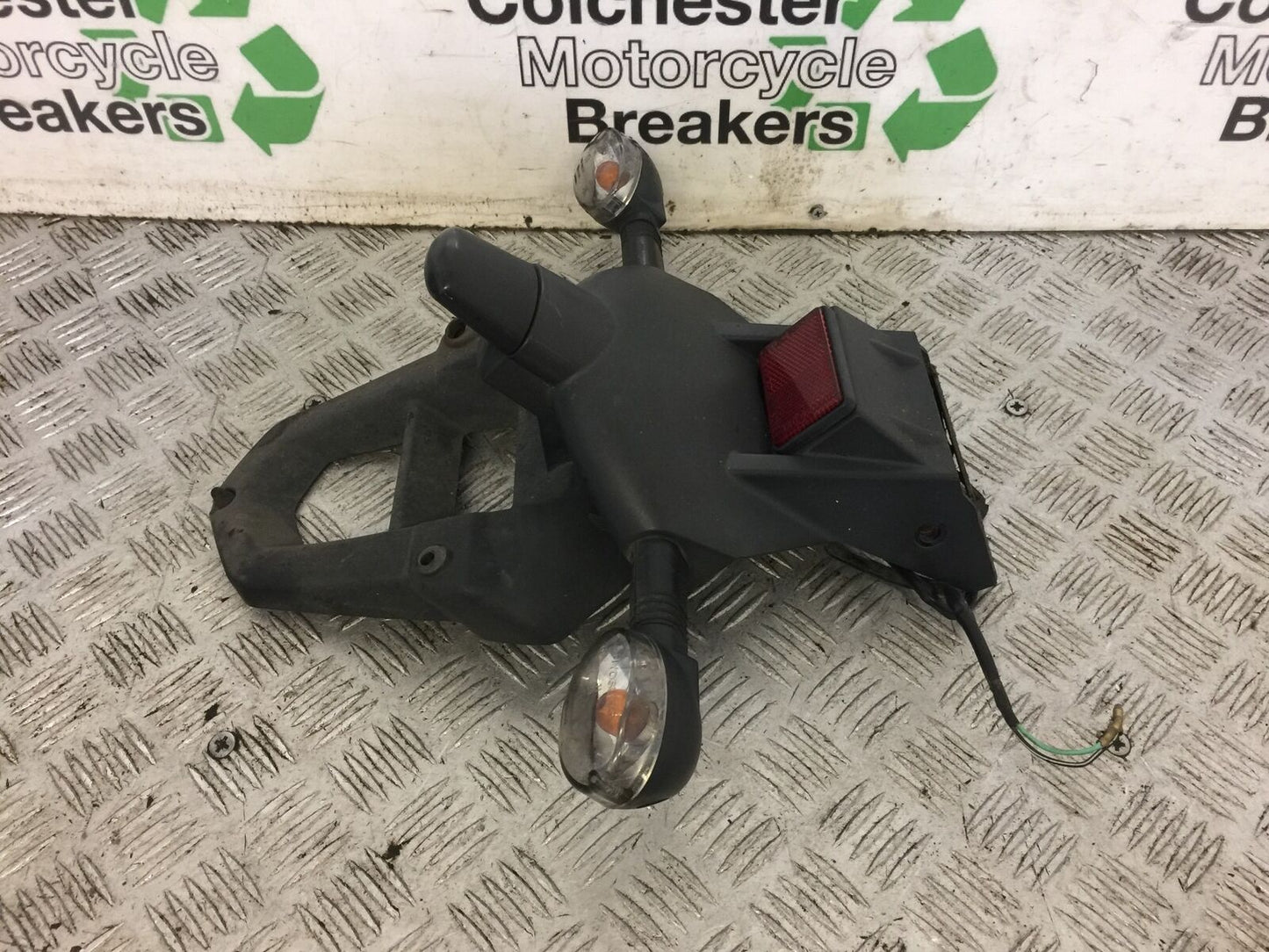 HYOSUNG GT250 COMET REAR MUDGUARD AND INDICATORS YEAR 2007 (STOCK 682)