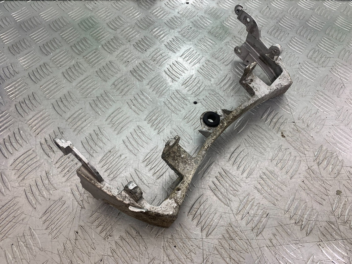KAWASAKI GPZ600 GPZ 600 TOP FAIRING LOWER JOINER YEAR 1988-90 (CMB1258)