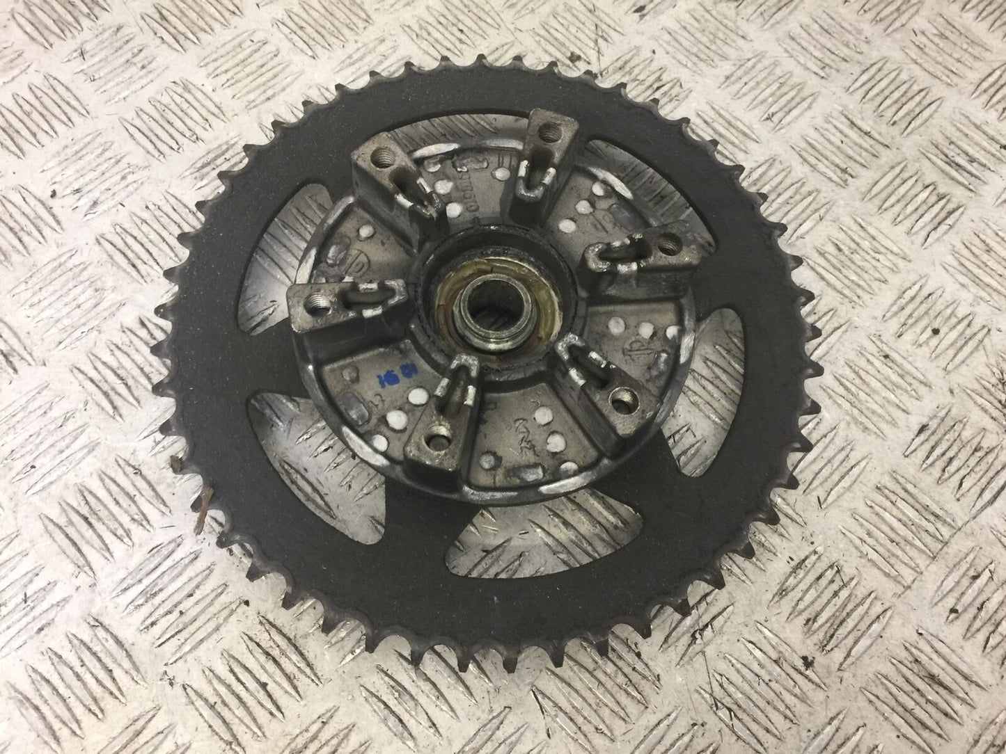 TRIUMPH TIGER 800 REAR SPROCKET CARRIER YEAR 2013 (STOCK 643)