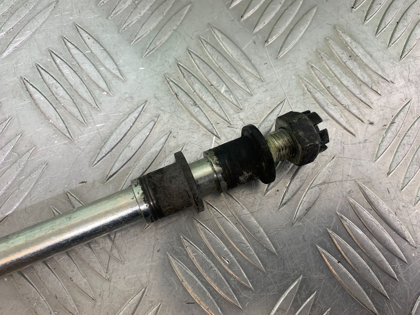 KAWASAKI Z300 ER300 FRONT WHEEL SPINDLE YEAR 2016-2018 (CMB1056)