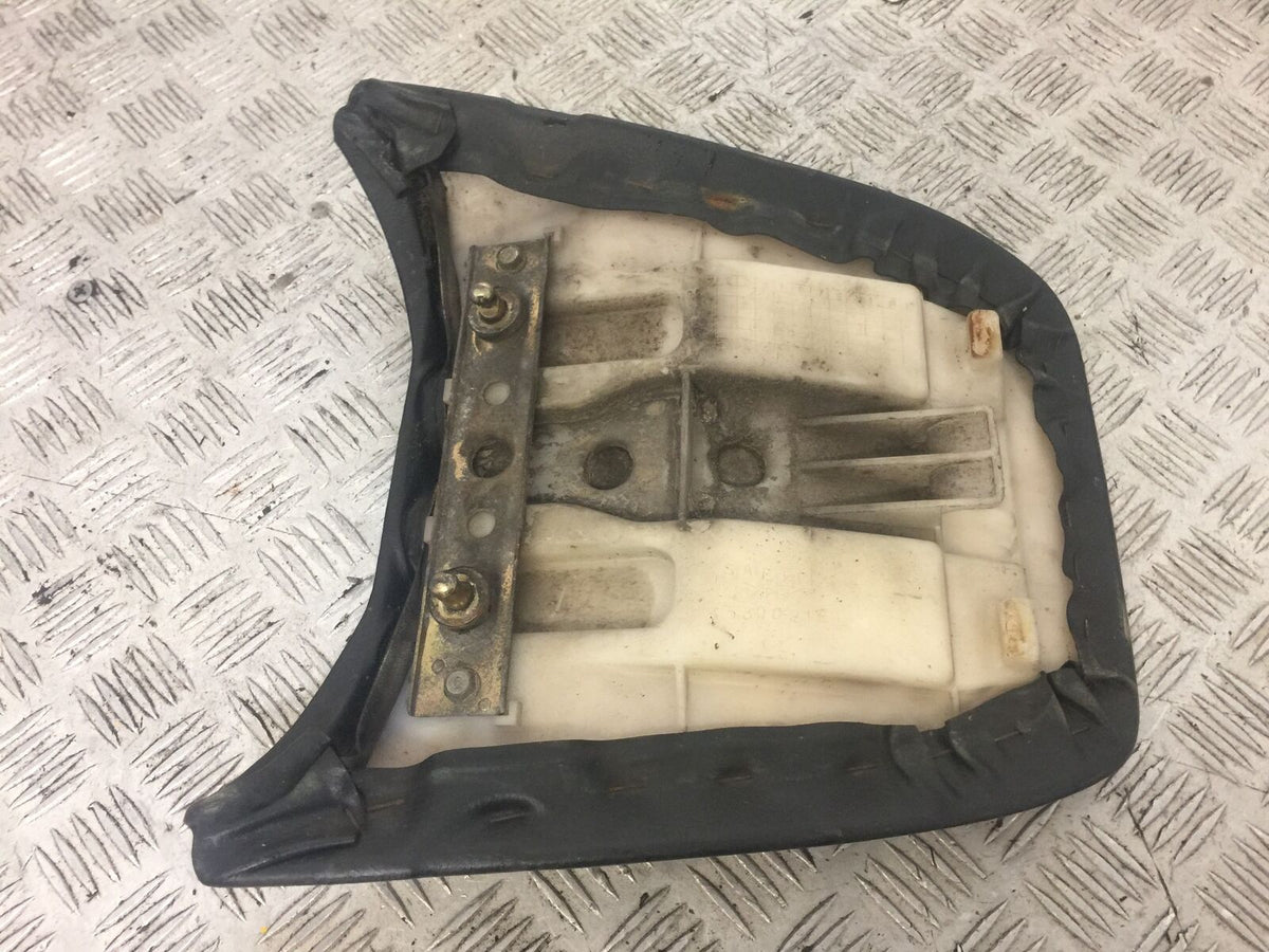 SUZUKI RF600 RF 600 REAR SEAT YEAR 1996 (STOCK 679)